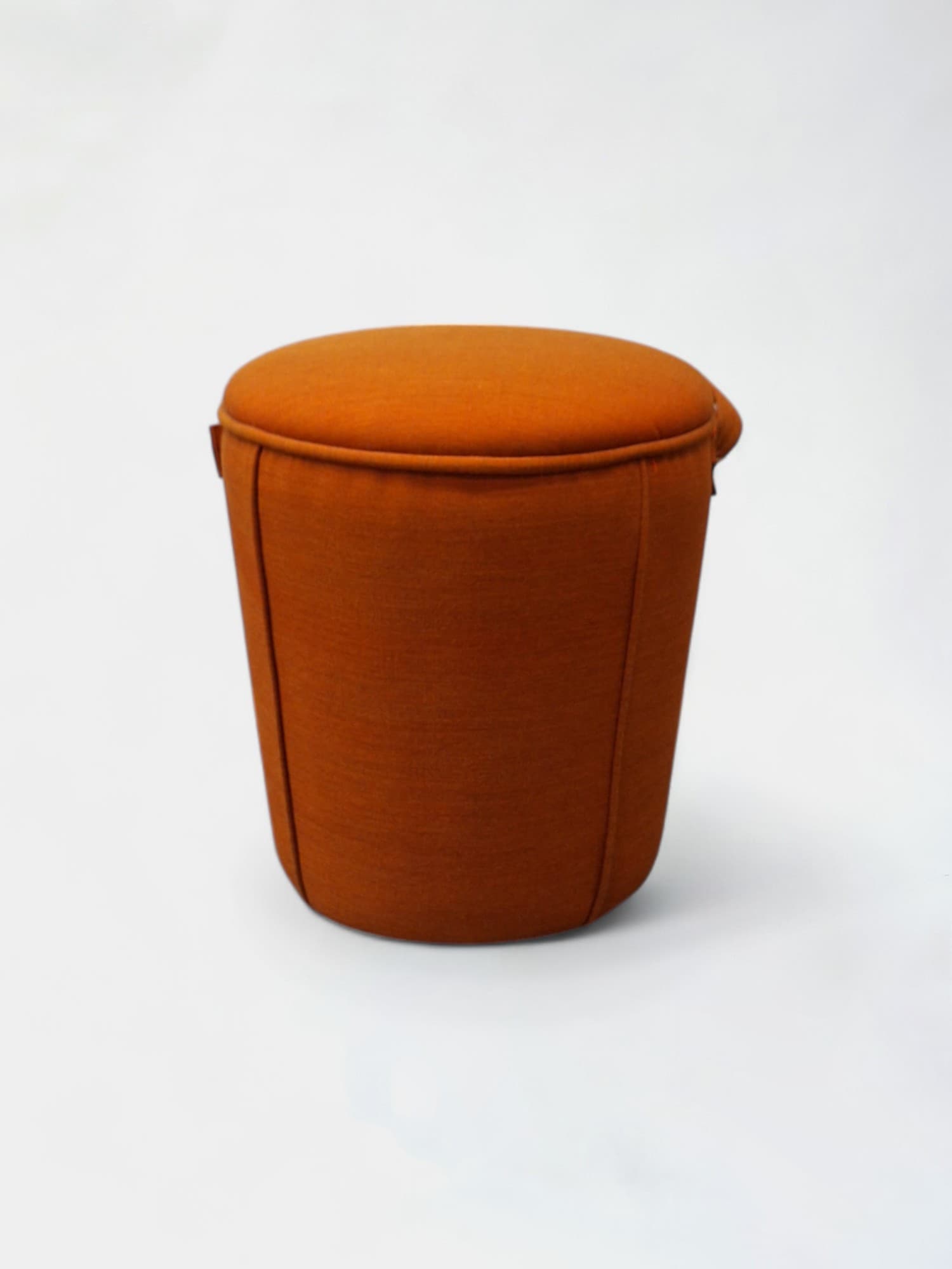 Satelliet orange pouf with strap-0