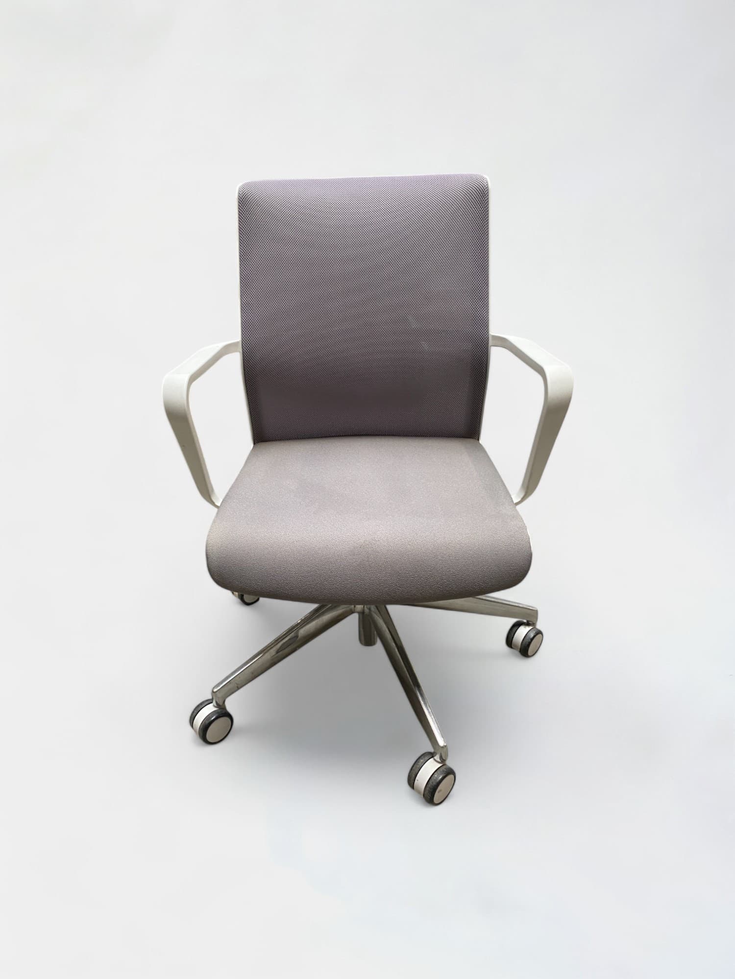 Senator Gray Fabric Office Chair with White Armrests and Wheels-1