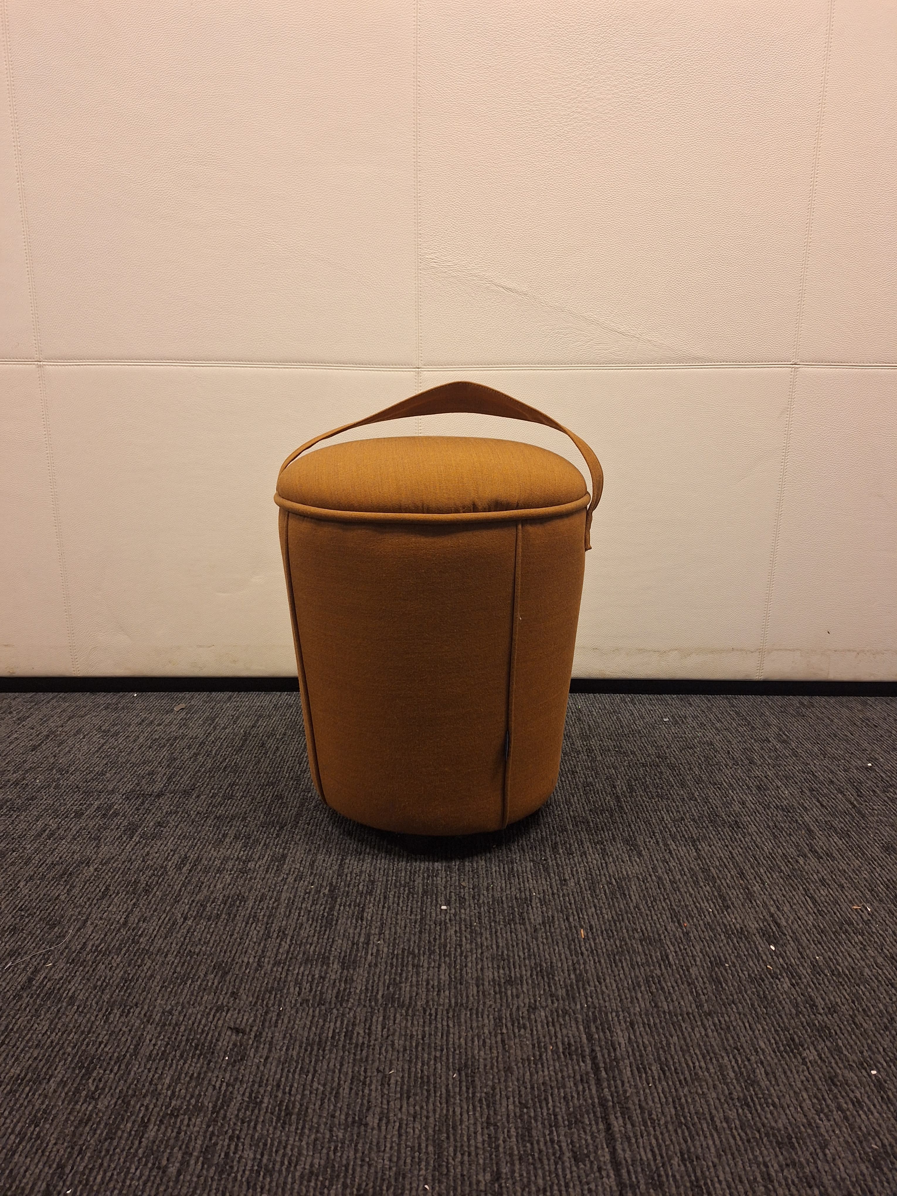 Satelliet light brown round pouffe with strap-2
