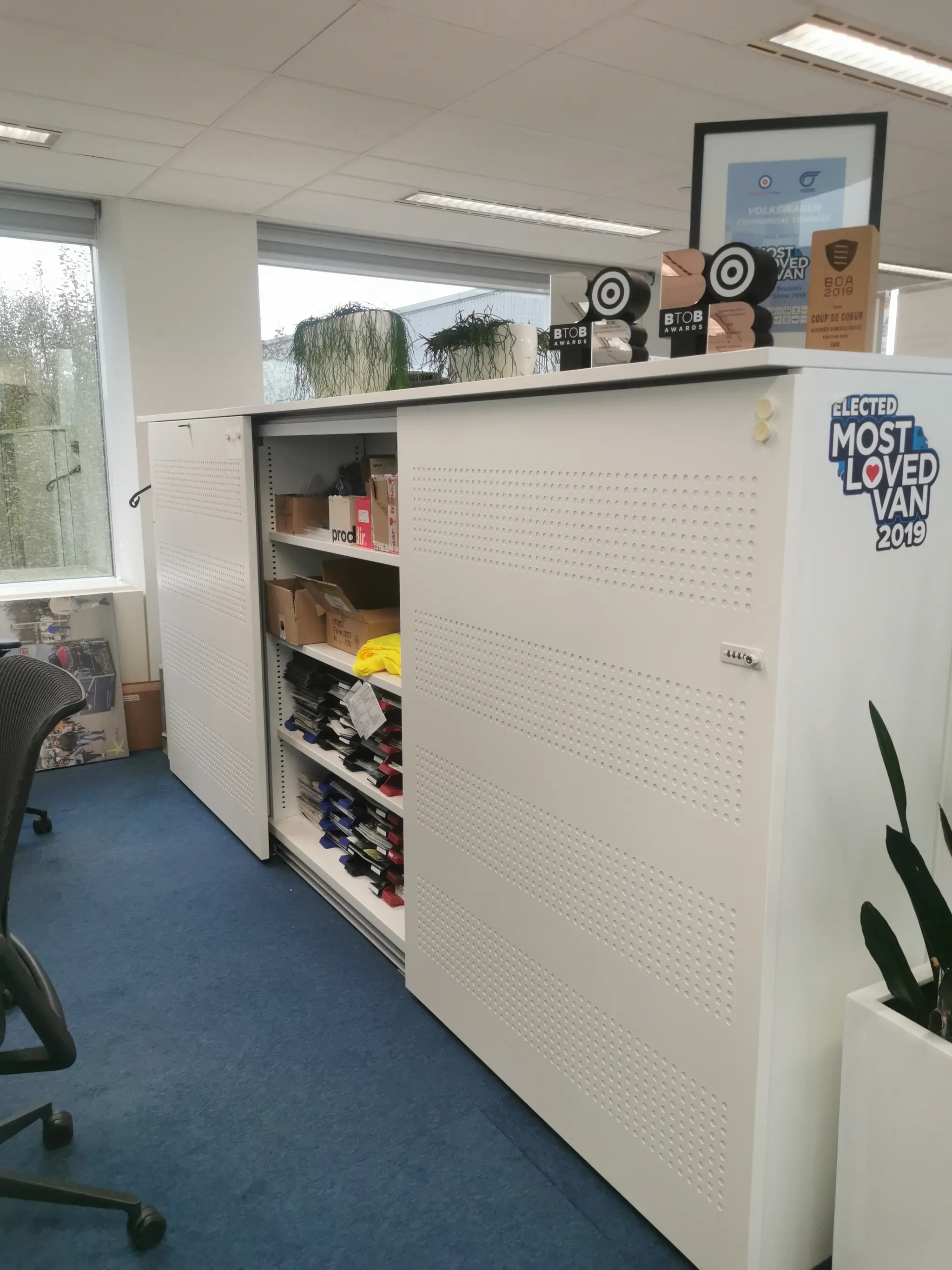 Robberechts 3 panels 360cm white large storage with acoustic panel and code system-1