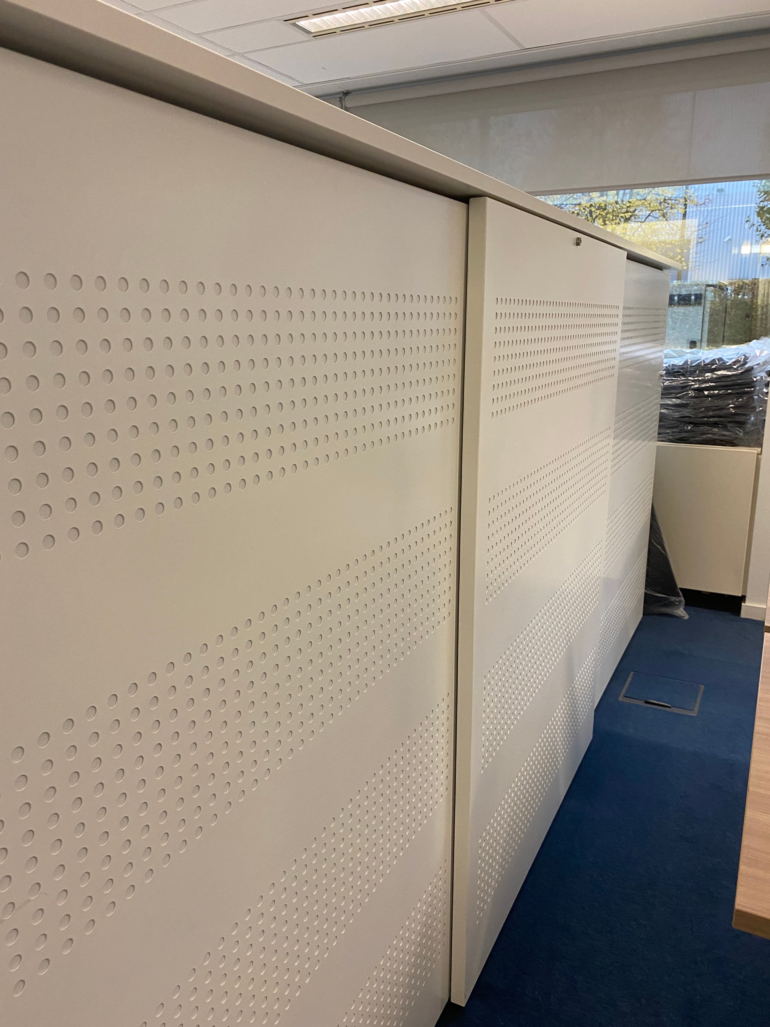 Robberechts 3 panels 360cm white large storage with acoustic panel and code system-2