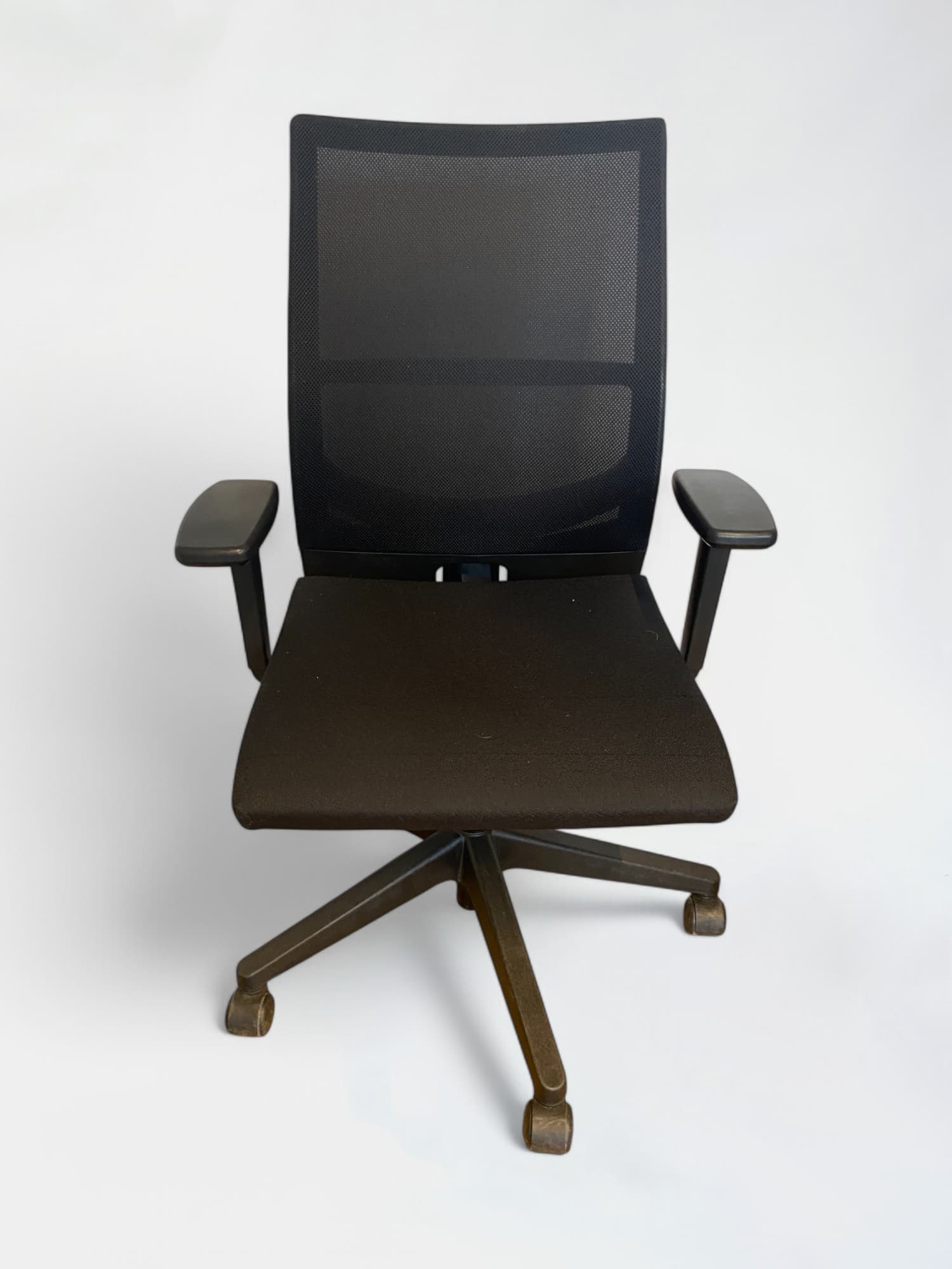 Haworth Black Mesh Office Chair with Adjustable Armrests (Chaise de bureau en maille noire avec accoudoirs réglables)-4