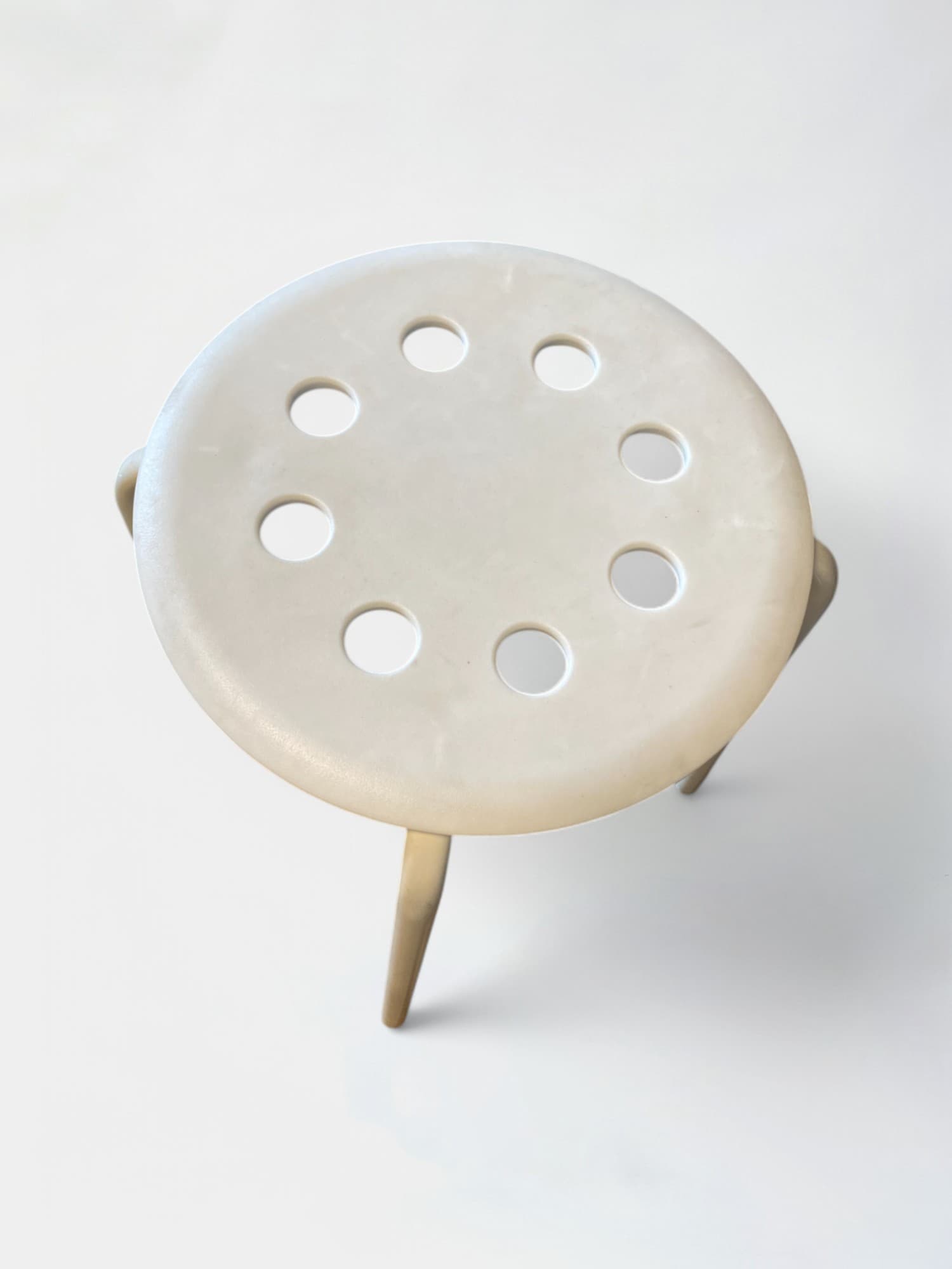 Ikea Tabouret en métal blanc avec assise perforée-1