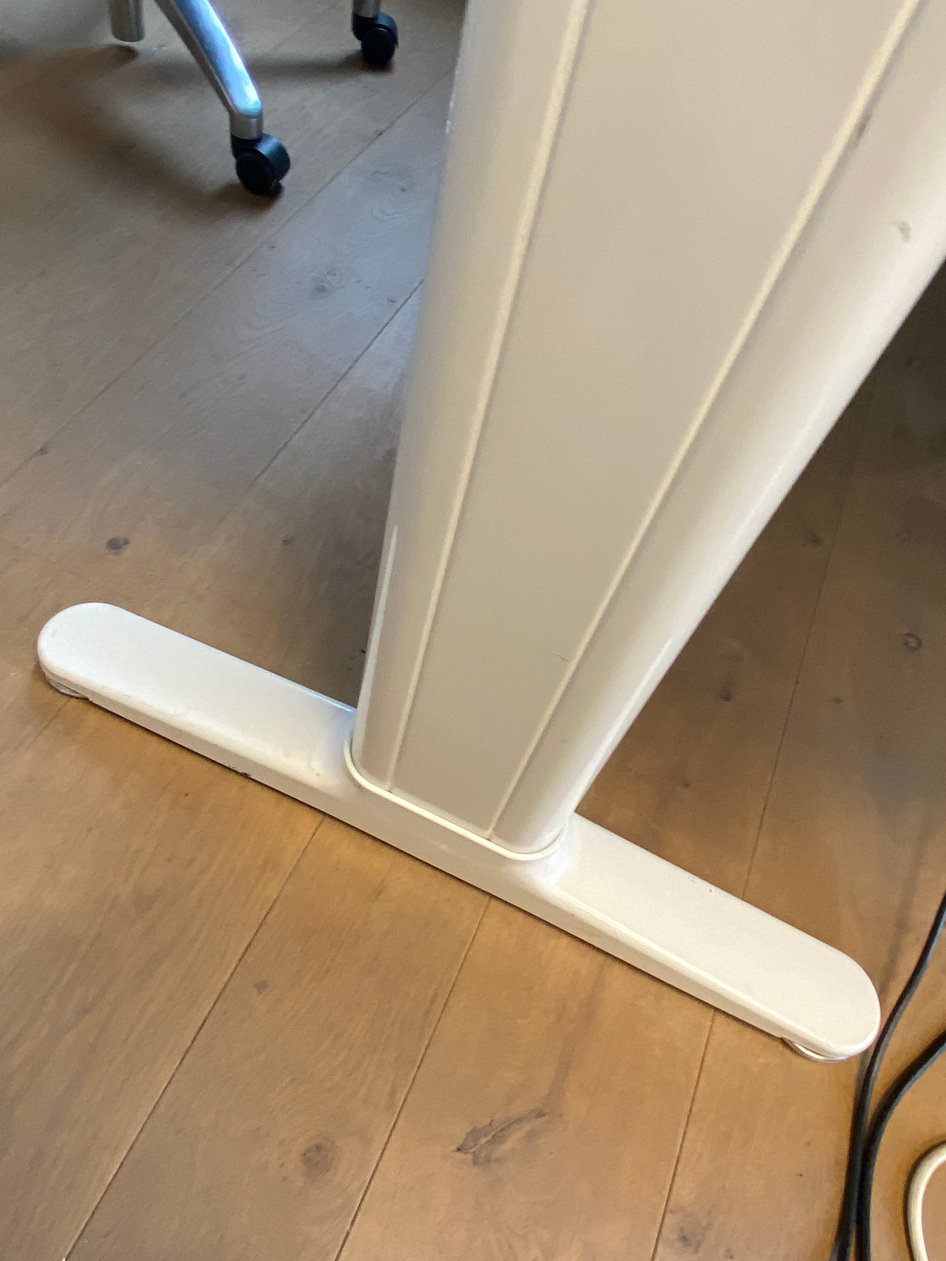 160cm Light Wood Adjustable single Desk with White Metal Legs without divider-3