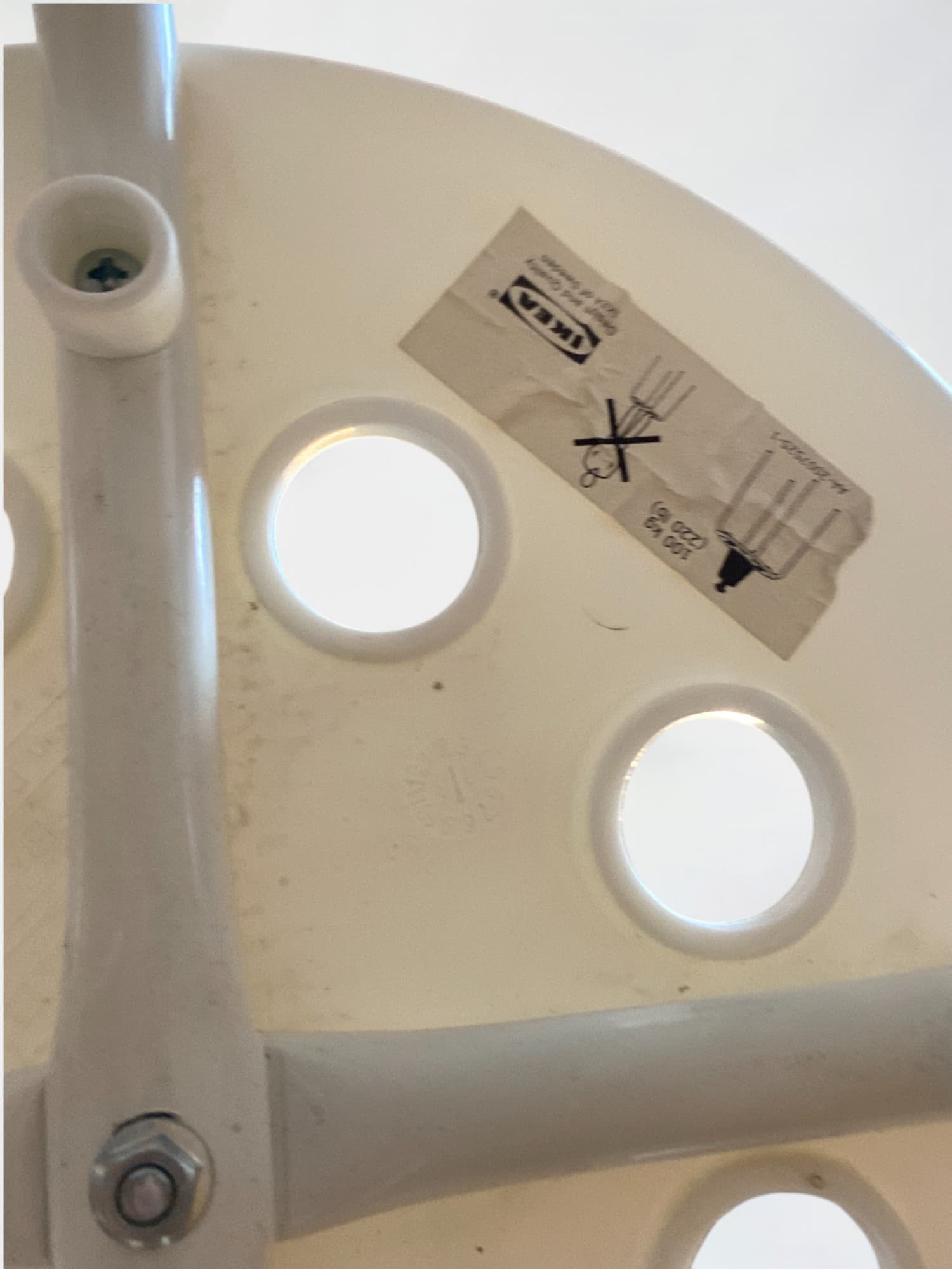 Ikea Tabouret en métal blanc avec assise perforée-2