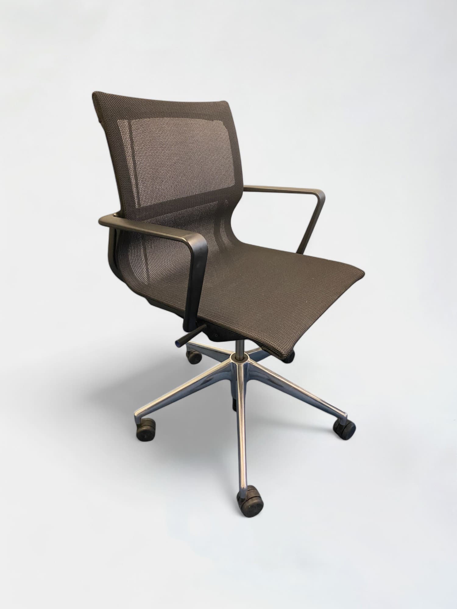 VITRA Physix adjustable black mesh office chair on wheels-0
