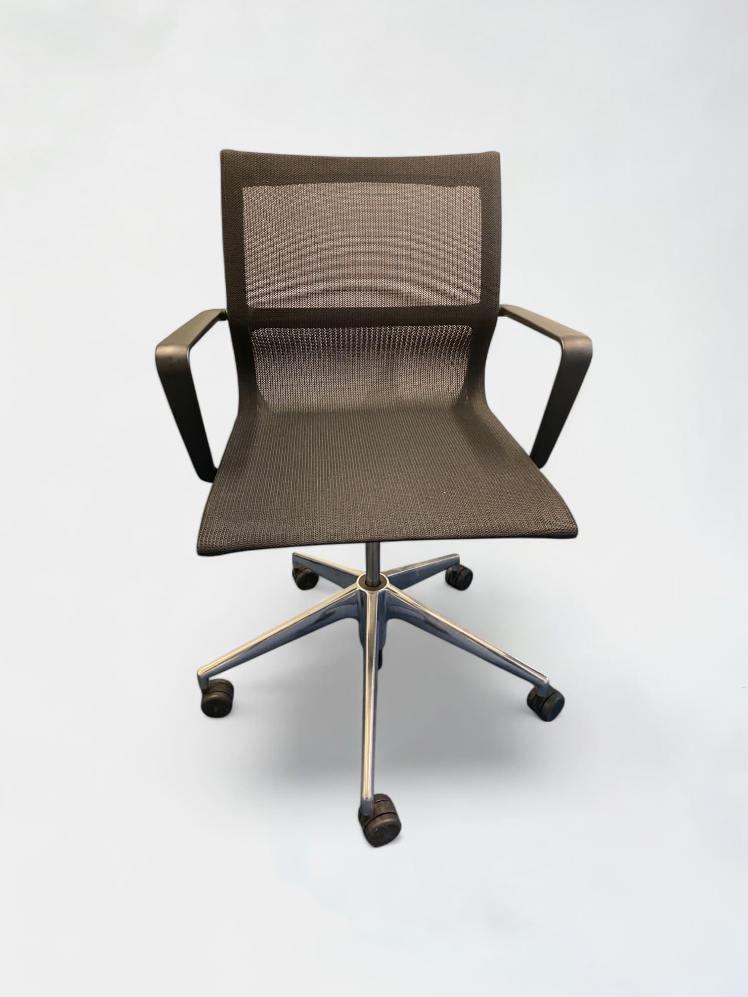 VITRA Physix adjustable black mesh office chair on wheels-1