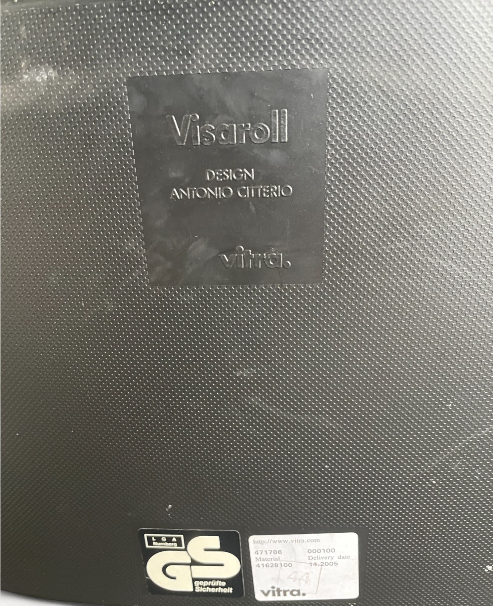 Vitra Visaroll dark grey with Black back design Antonio Citterio-4