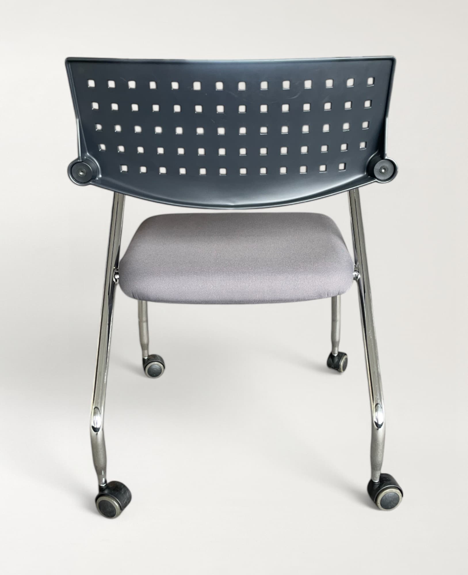 Vitra Visaroll dark grey with Black back design Antonio Citterio-1