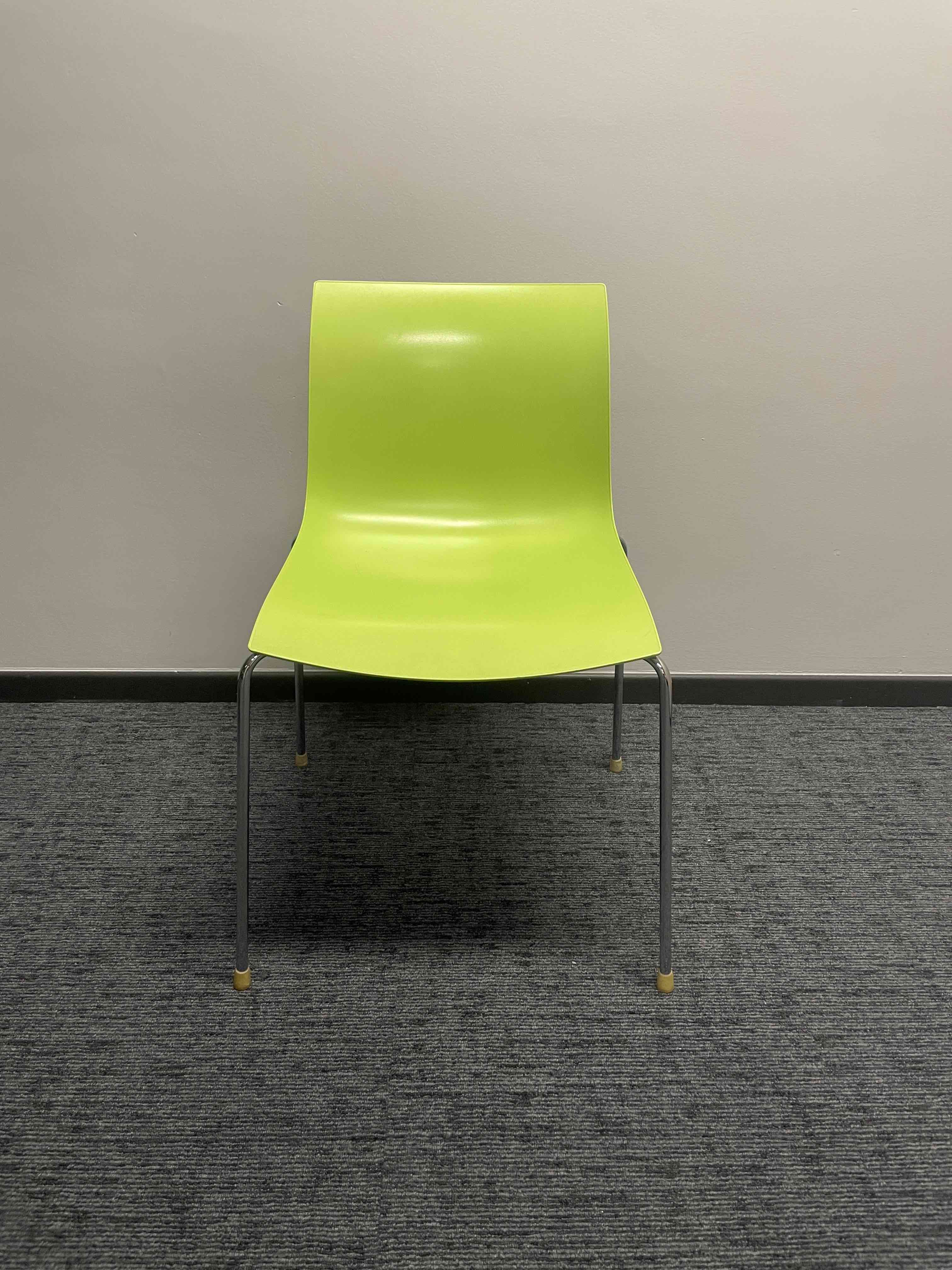 Arper Catifa 46 Green stacking chair-6