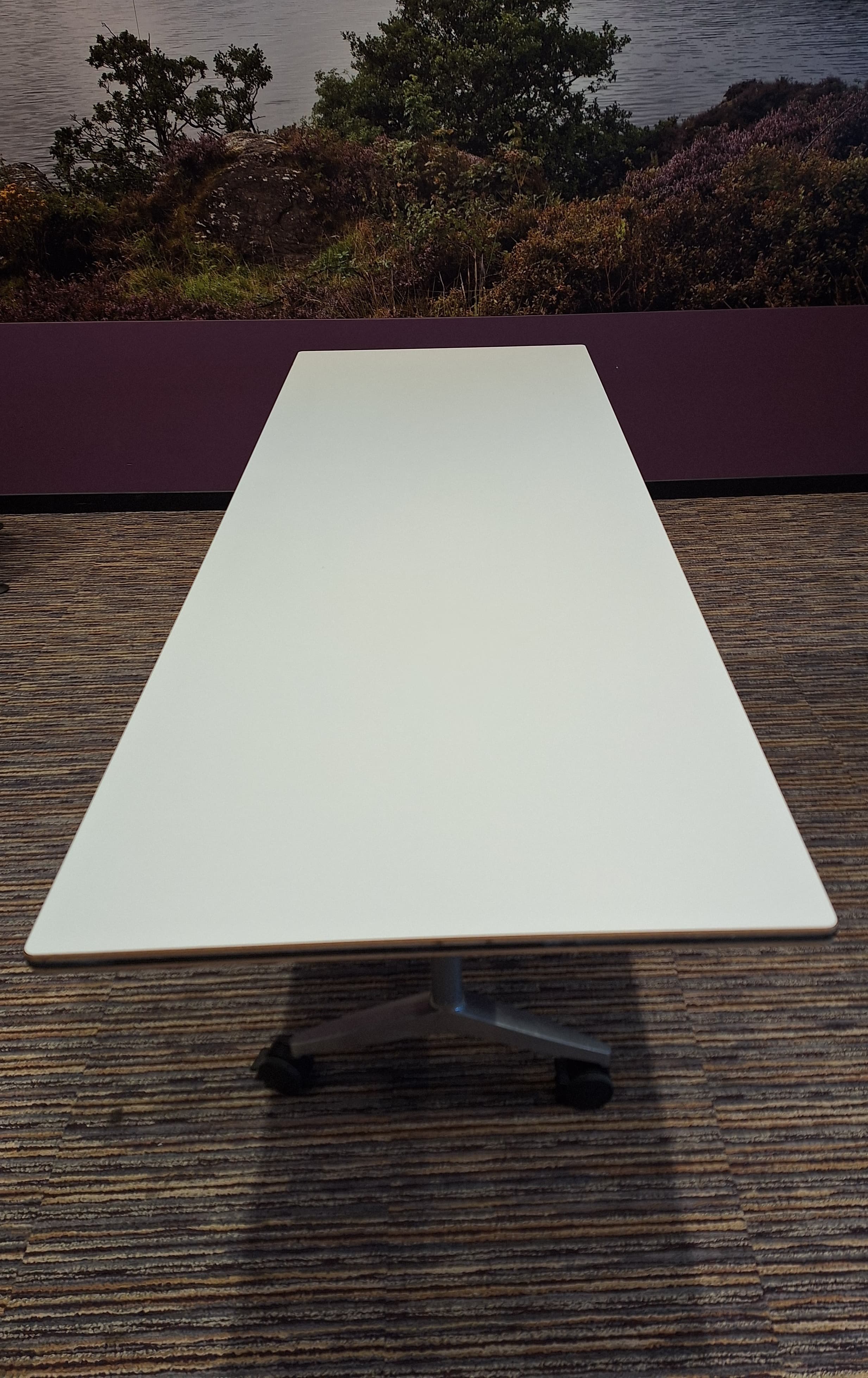 Wilkhahn witte laminaattafel met wielen 200cm-2