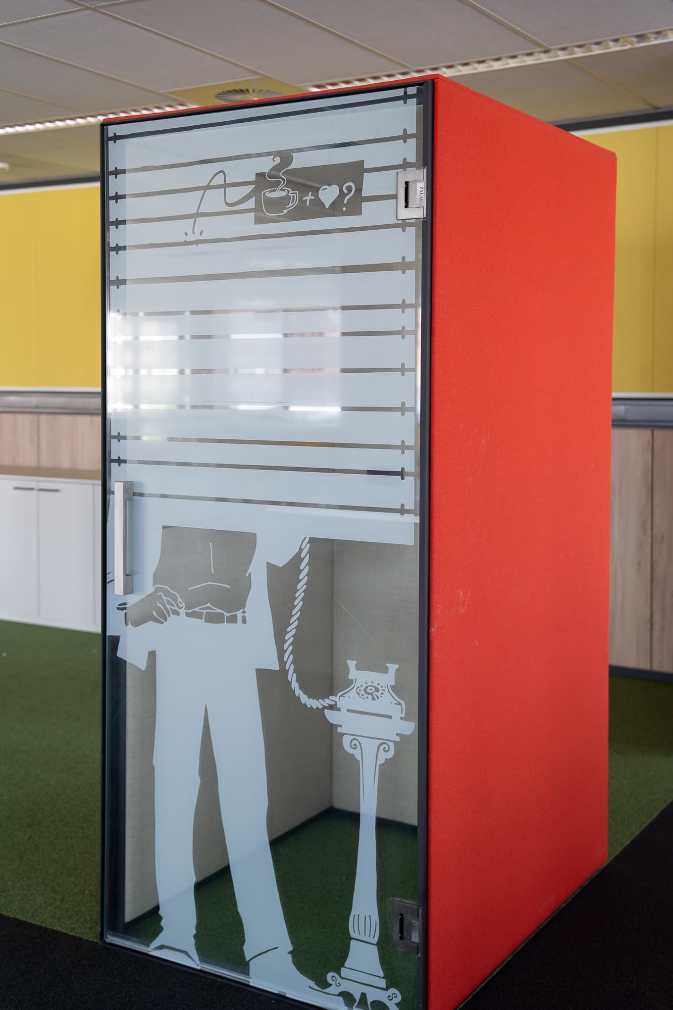 Cabine téléphonique rouge de Palau-2