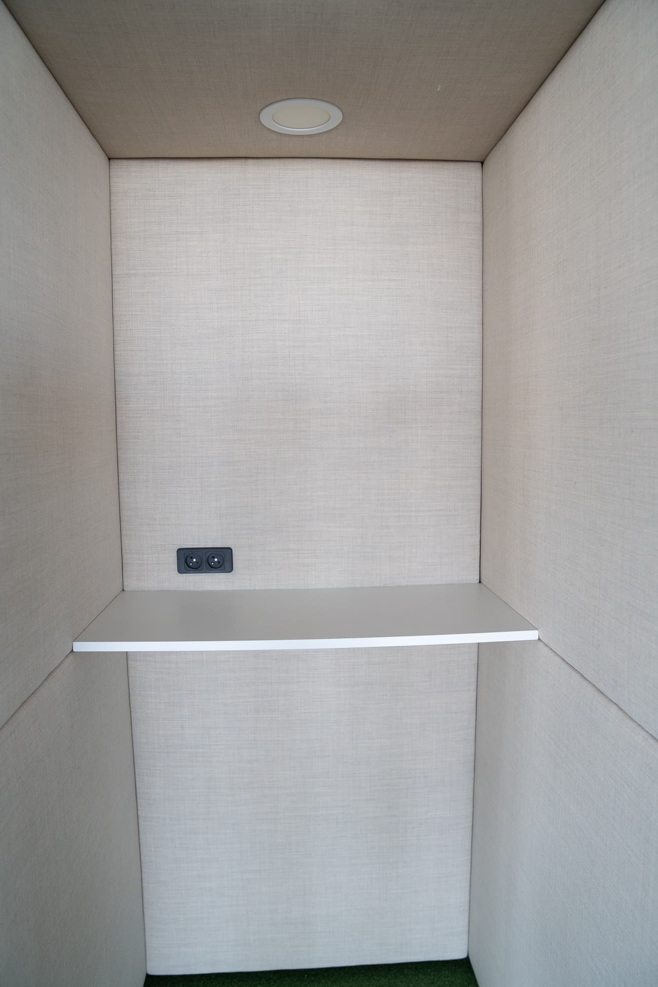 Palau Silver Phone booth-1