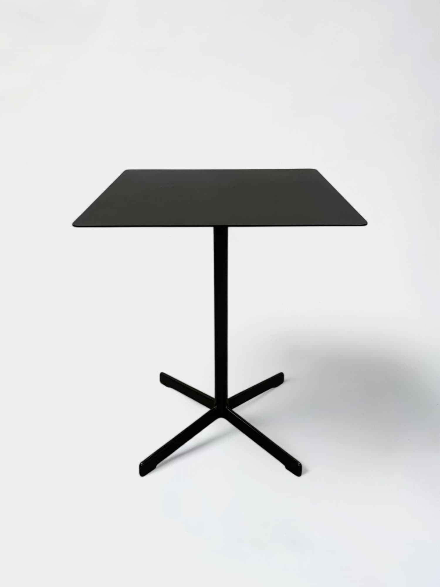 Table carrée noire-2
