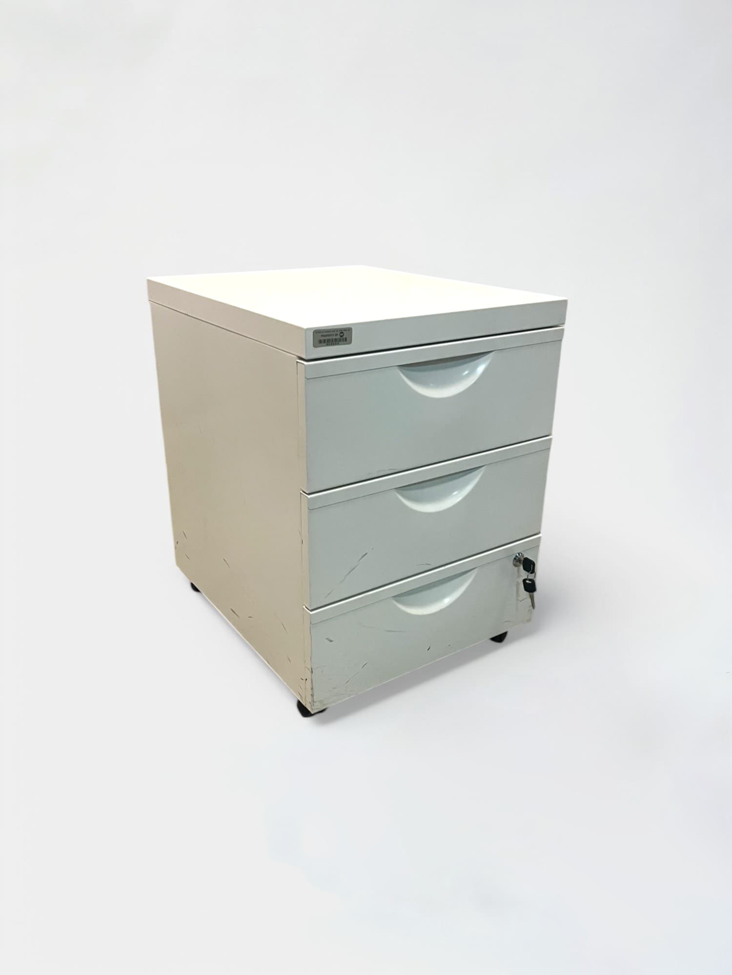 White drawer unit with key-1