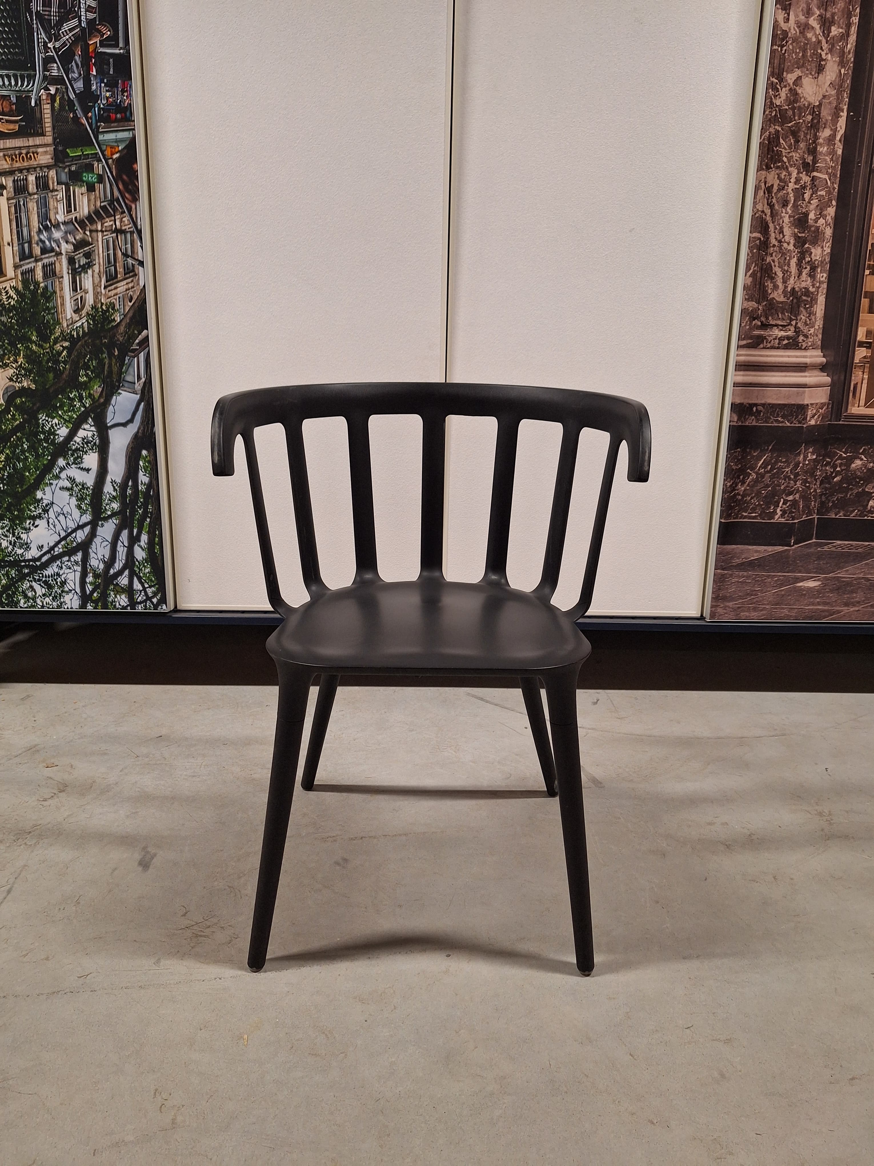 Chaise extérieure en plastique noir IKEA-1