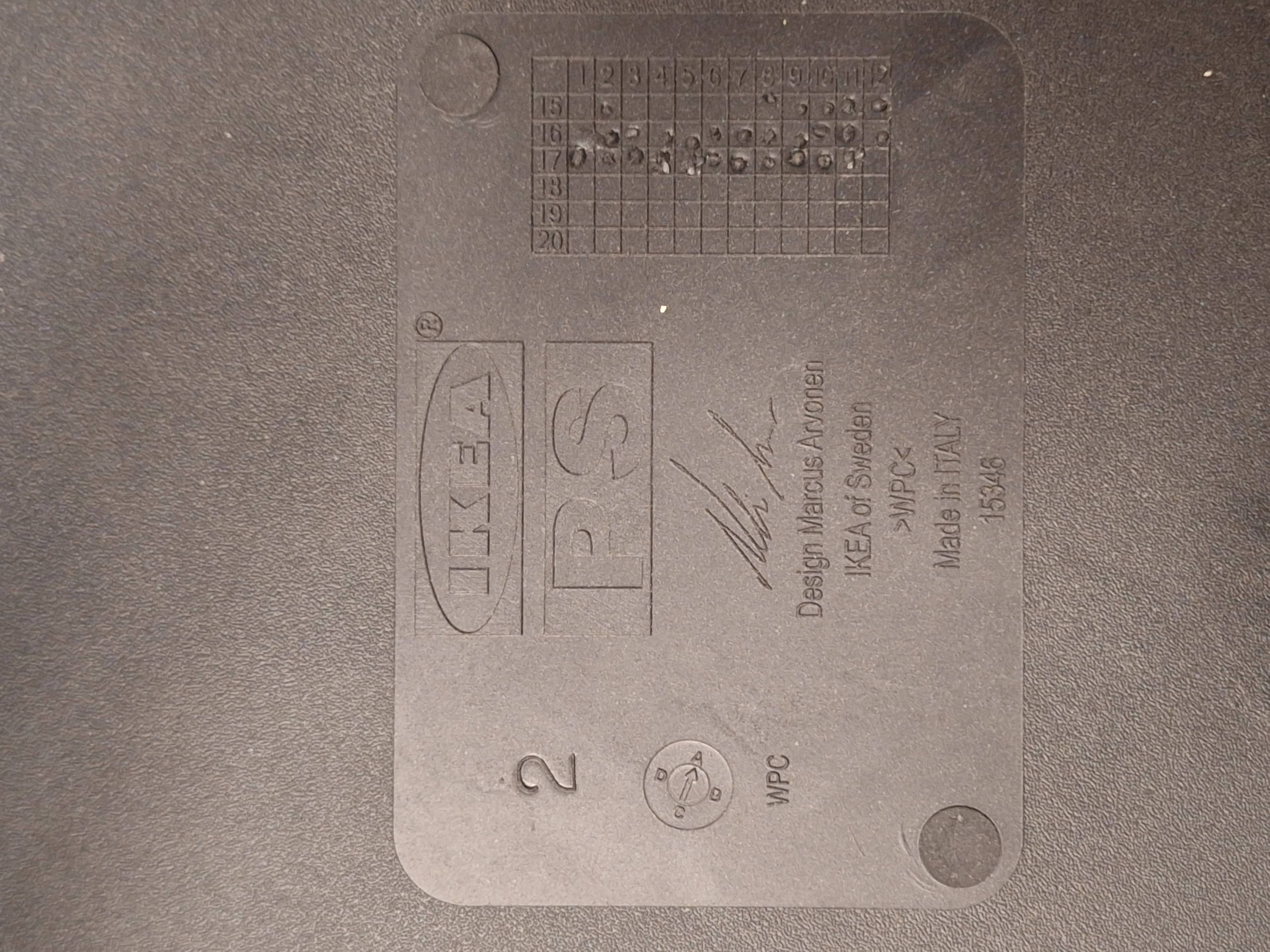 Chaise extérieure en plastique noir IKEA-4