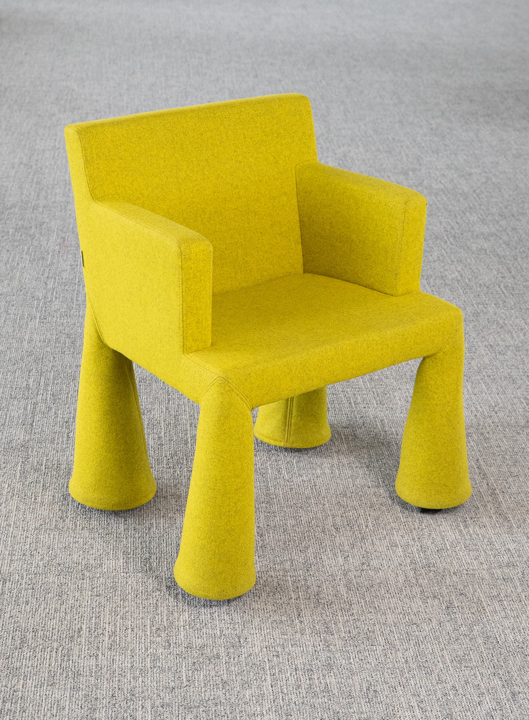 Mooie WoolBlend Chartreuse Loveseat with Retro design on wheels-0