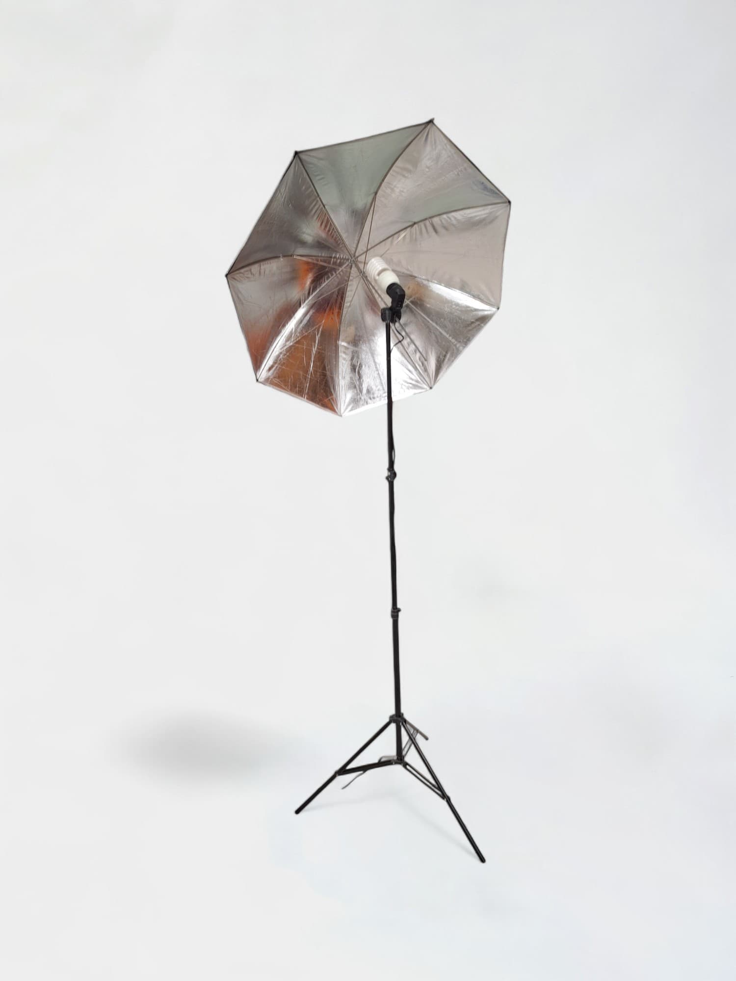 Lampe parapluie noire et argentée-0