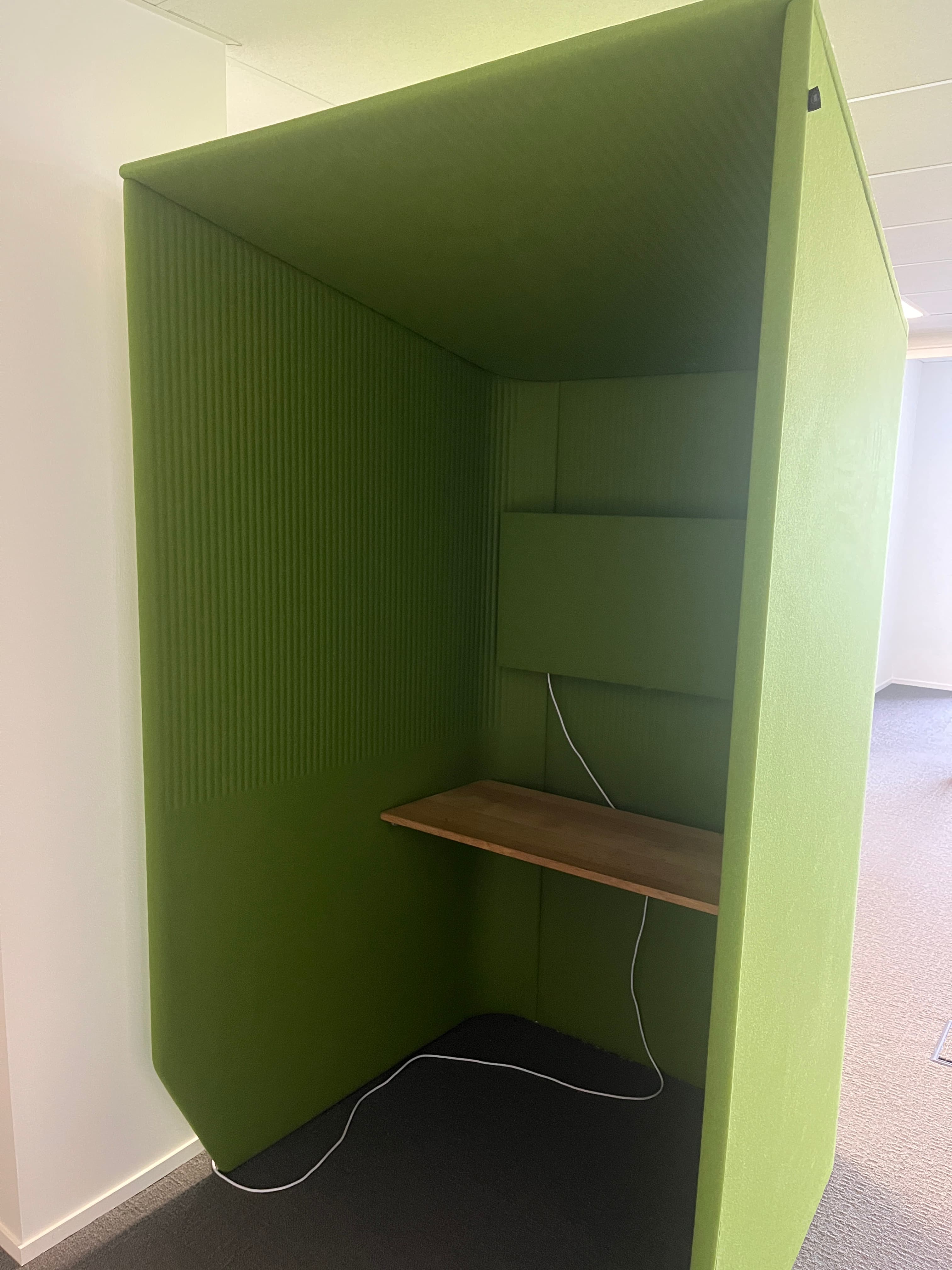 Buzzi Space green phone booth-3
