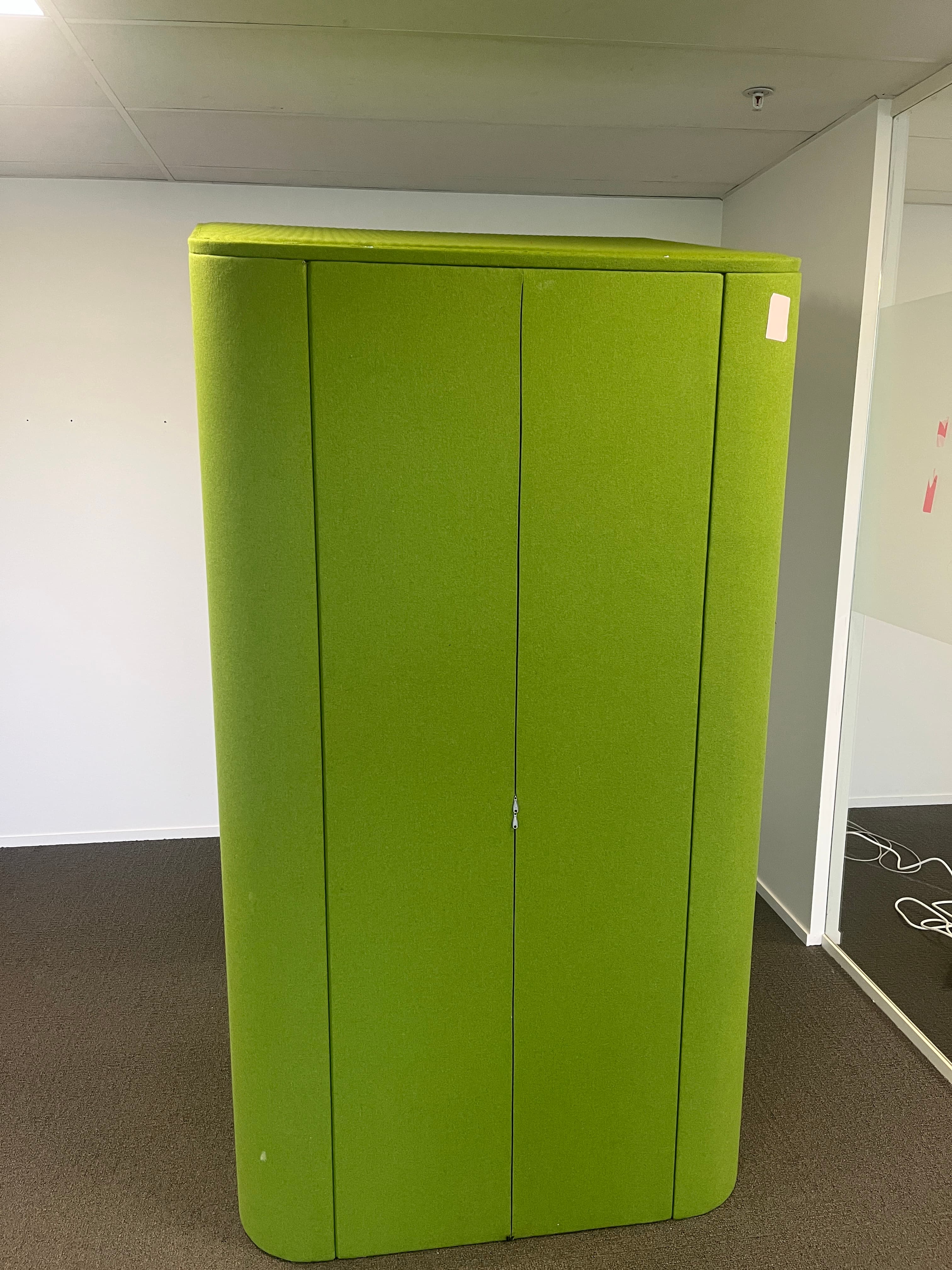 Buzzi Space green phone booth-4