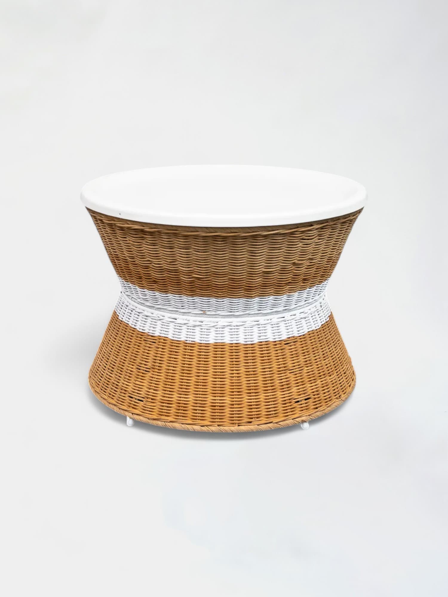 Table basse en plastique blanc avec base en osier-0