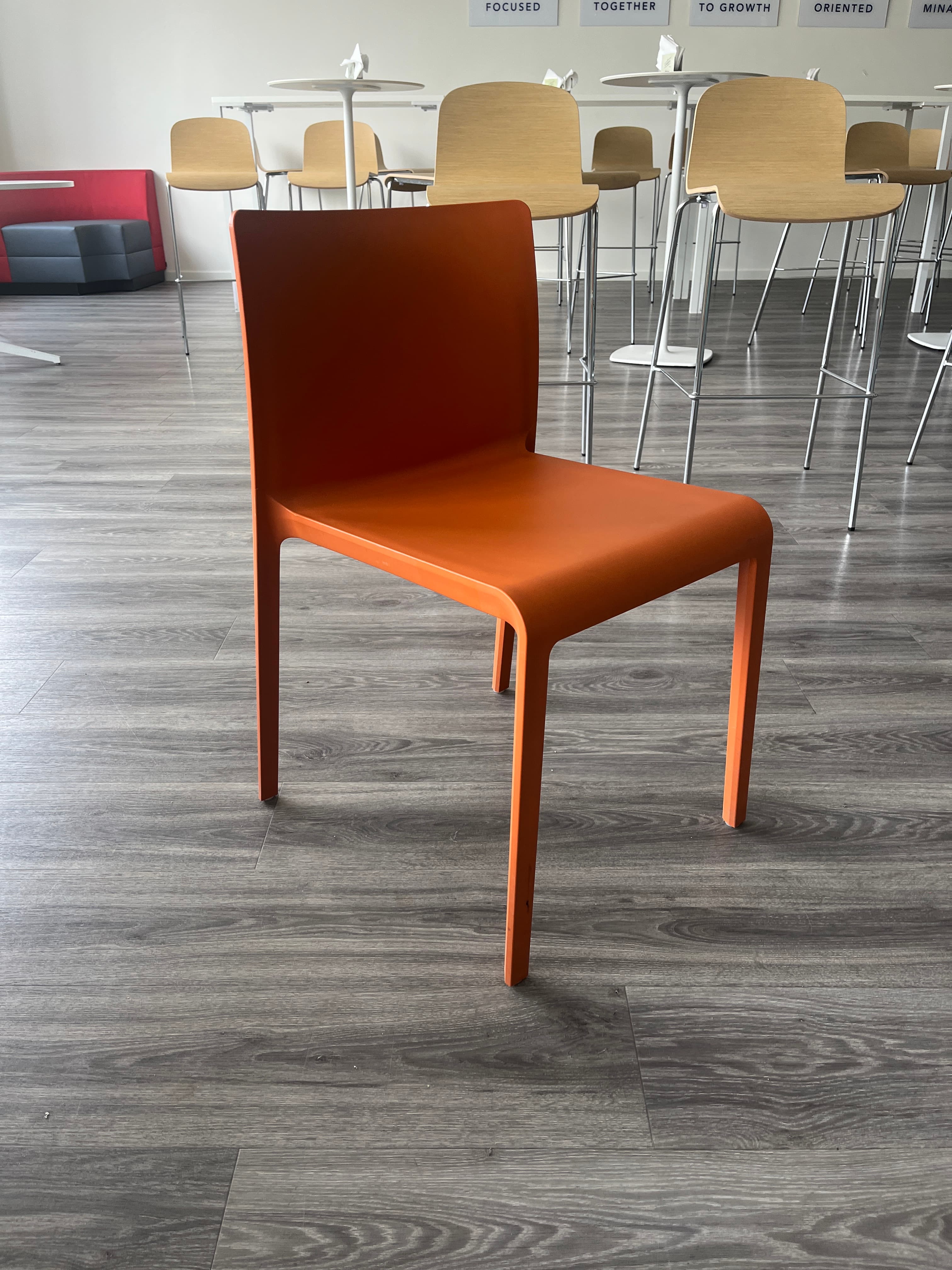 Volt Pedrali oranje plastic stoel-1
