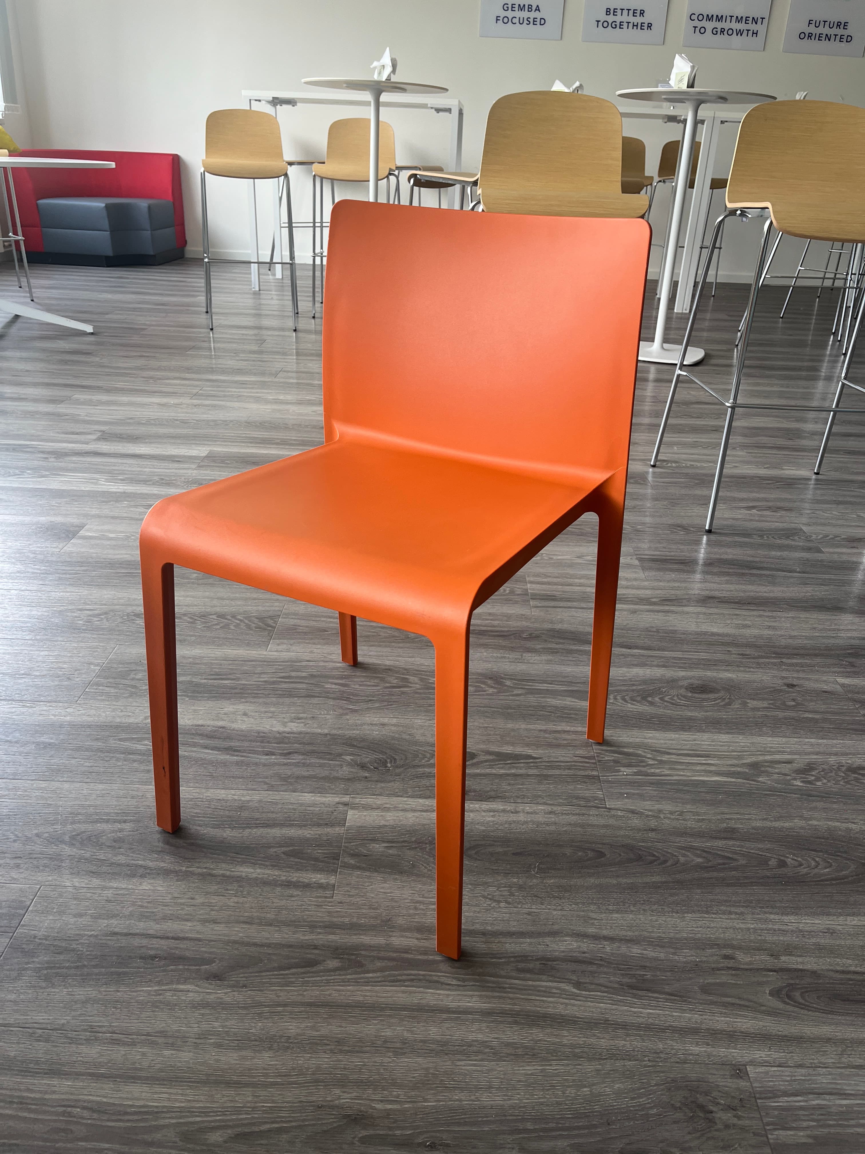 Volt Pedrali oranje plastic stoel-3