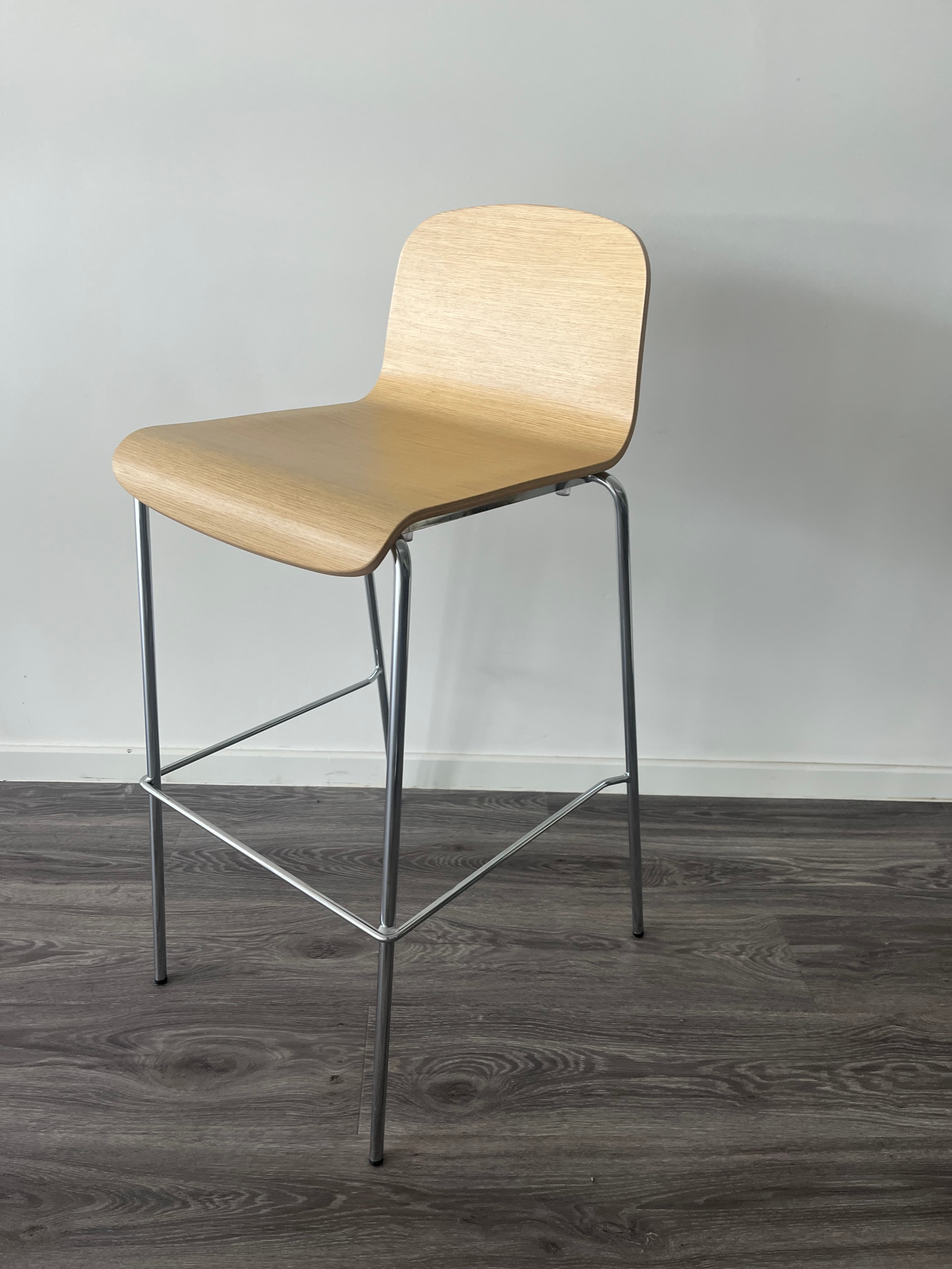 Chaise haute en bois léger-3