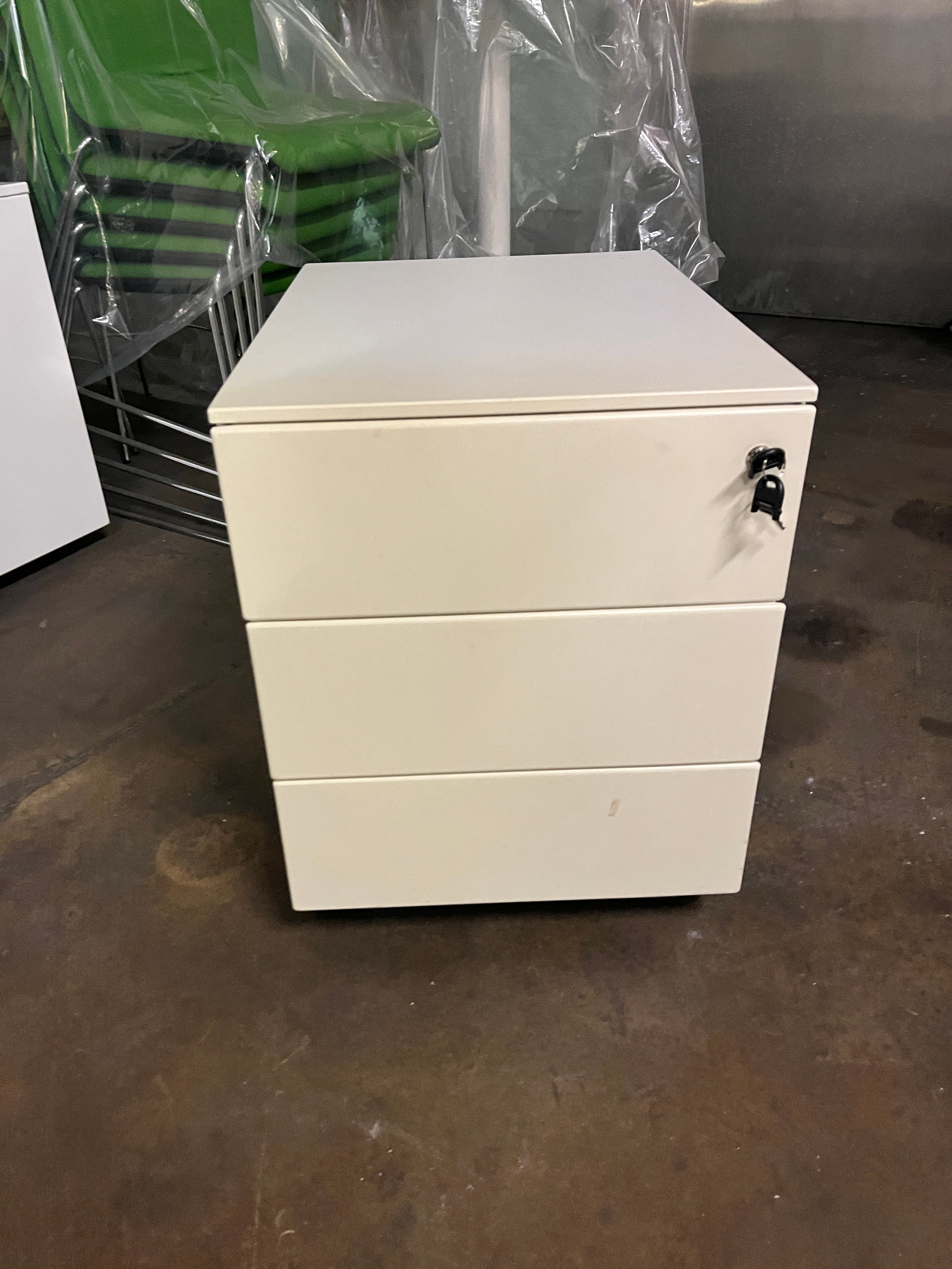 Bloc-tiroirs blanc-1