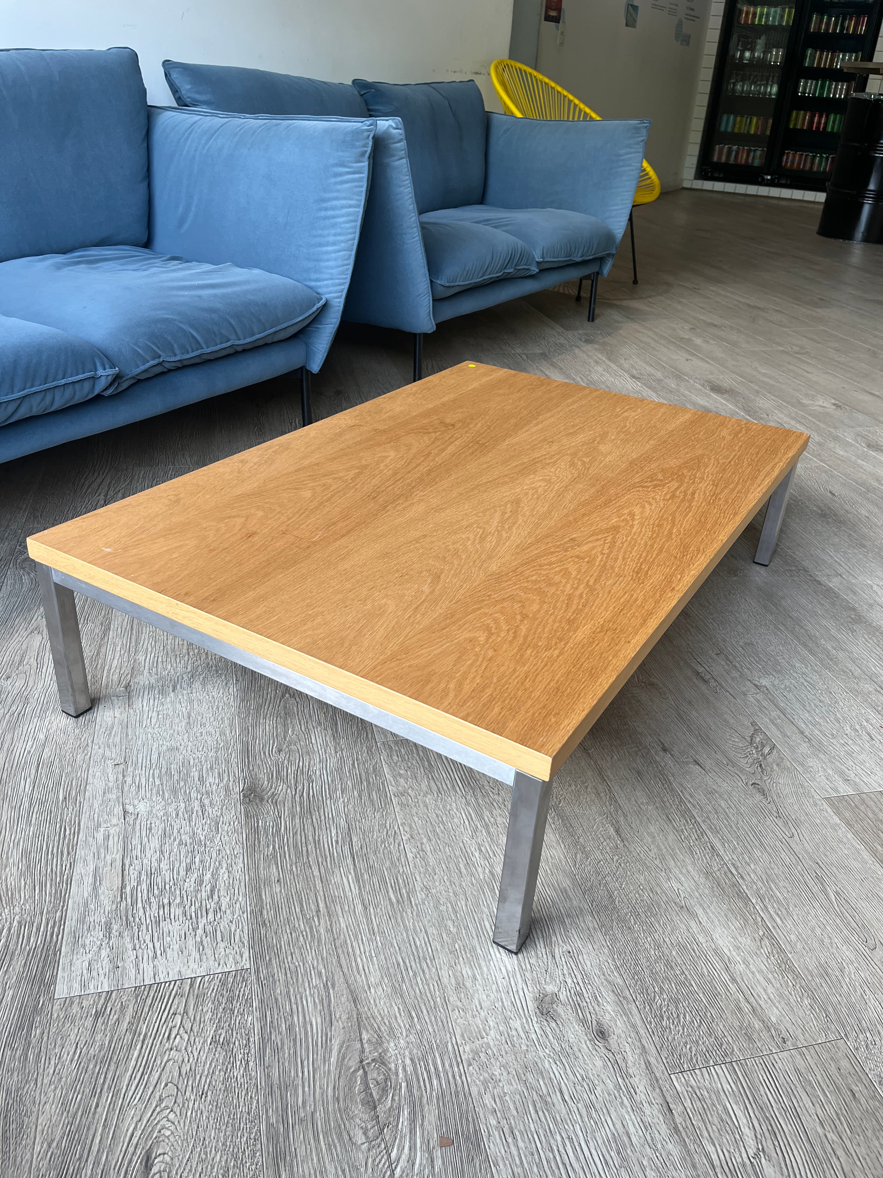 Table basse en bois avec pieds métallisés-2