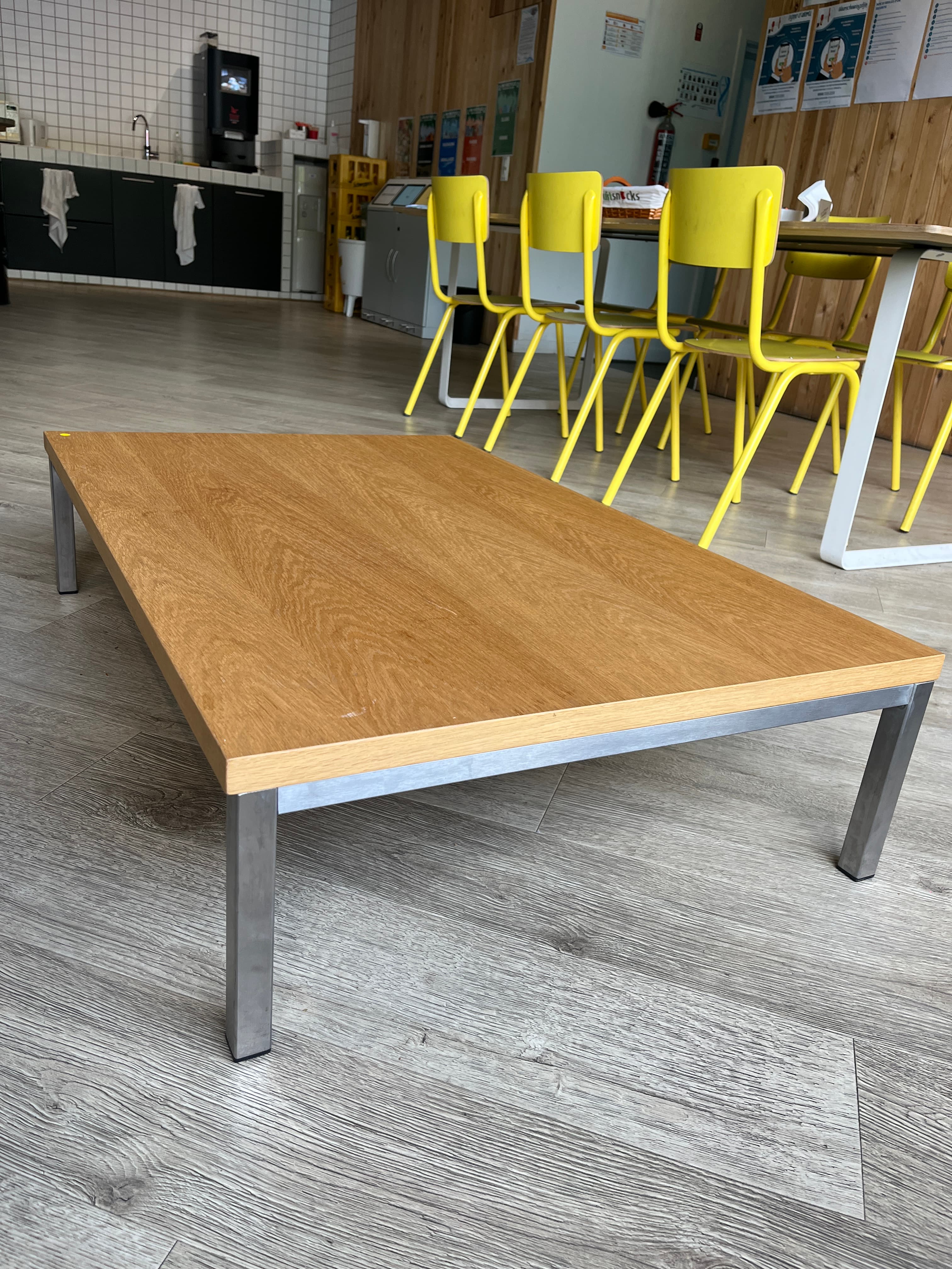 Table basse en bois avec pieds métallisés-4
