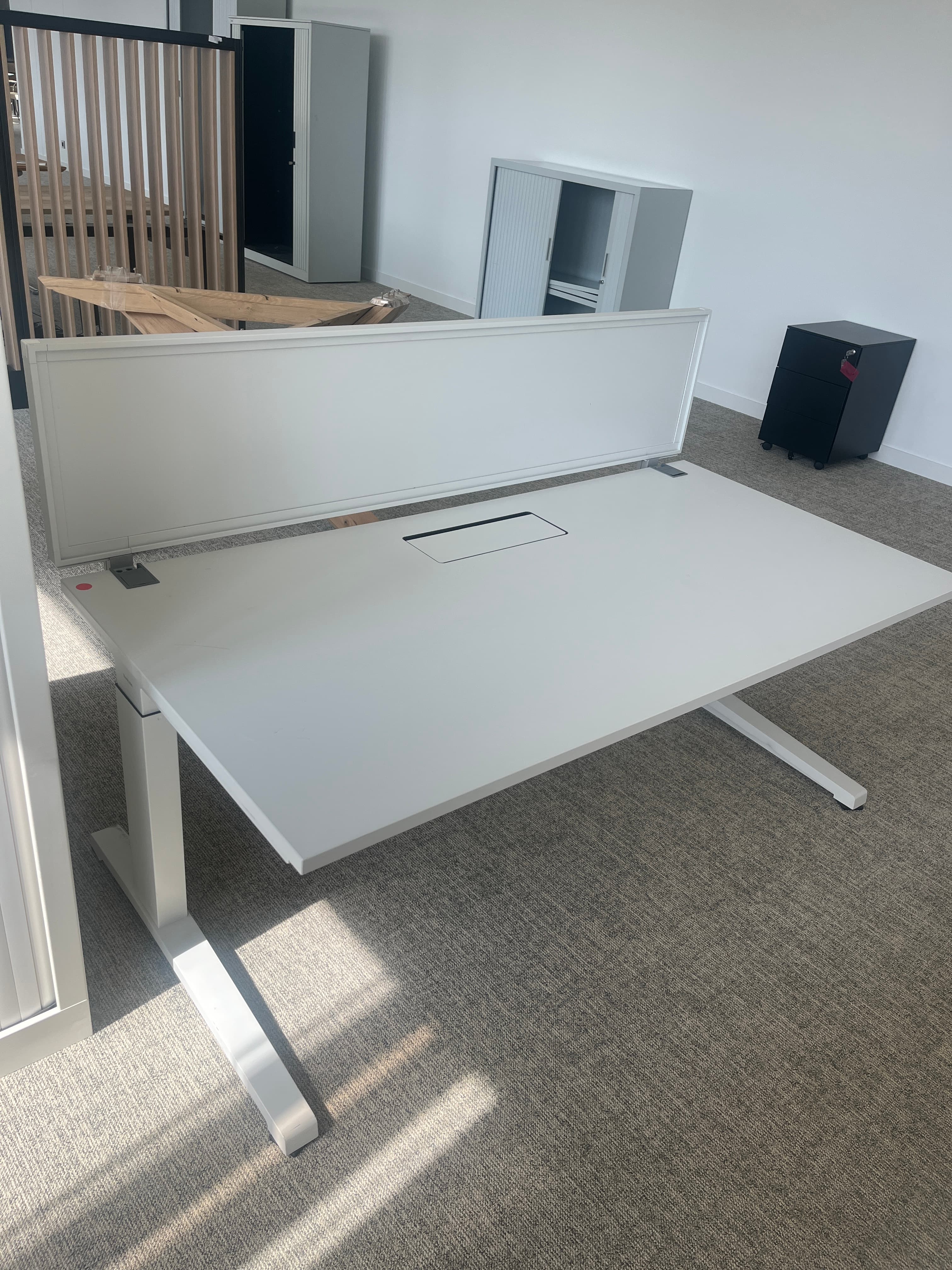 Steelcase white desk 160cm with divider and top access and adjustable height-1