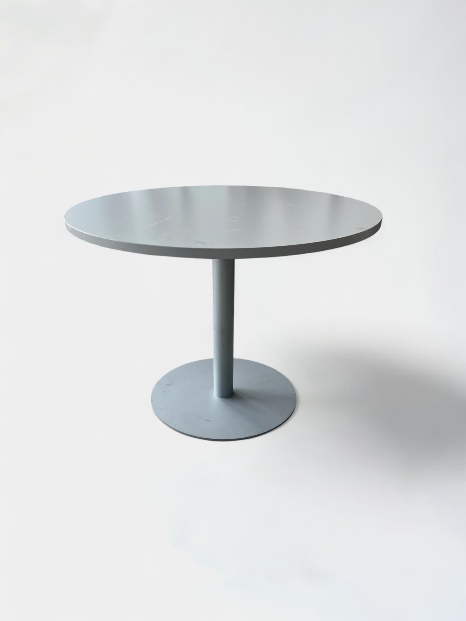 Light grey round table-0
