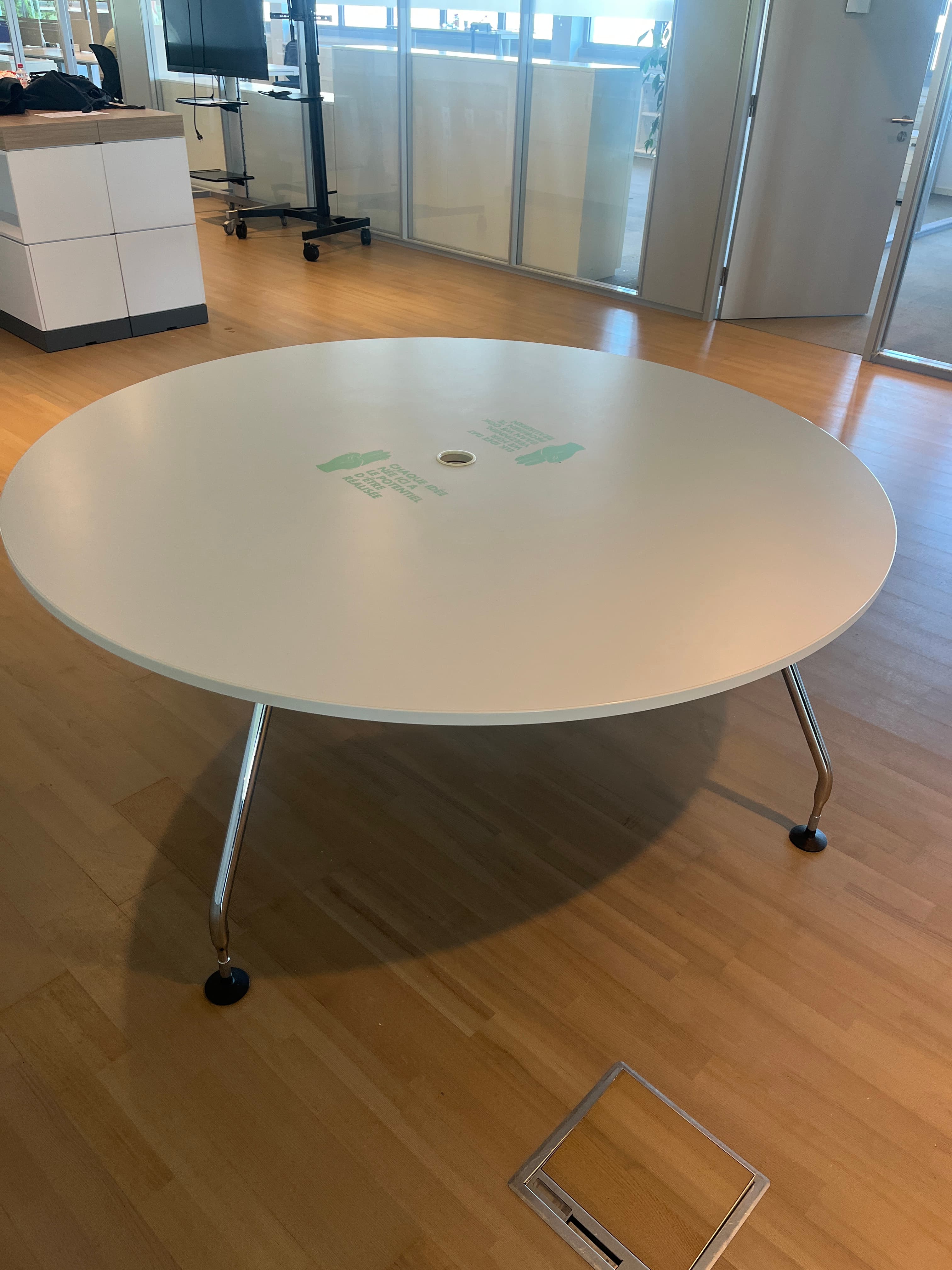 Vitra Ad Hoc 180cm white round table-3