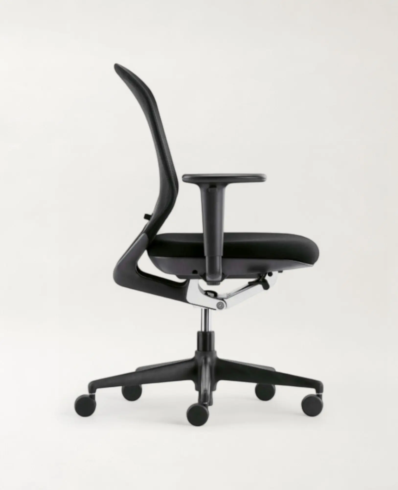 Vitra Medapal black office chair-1