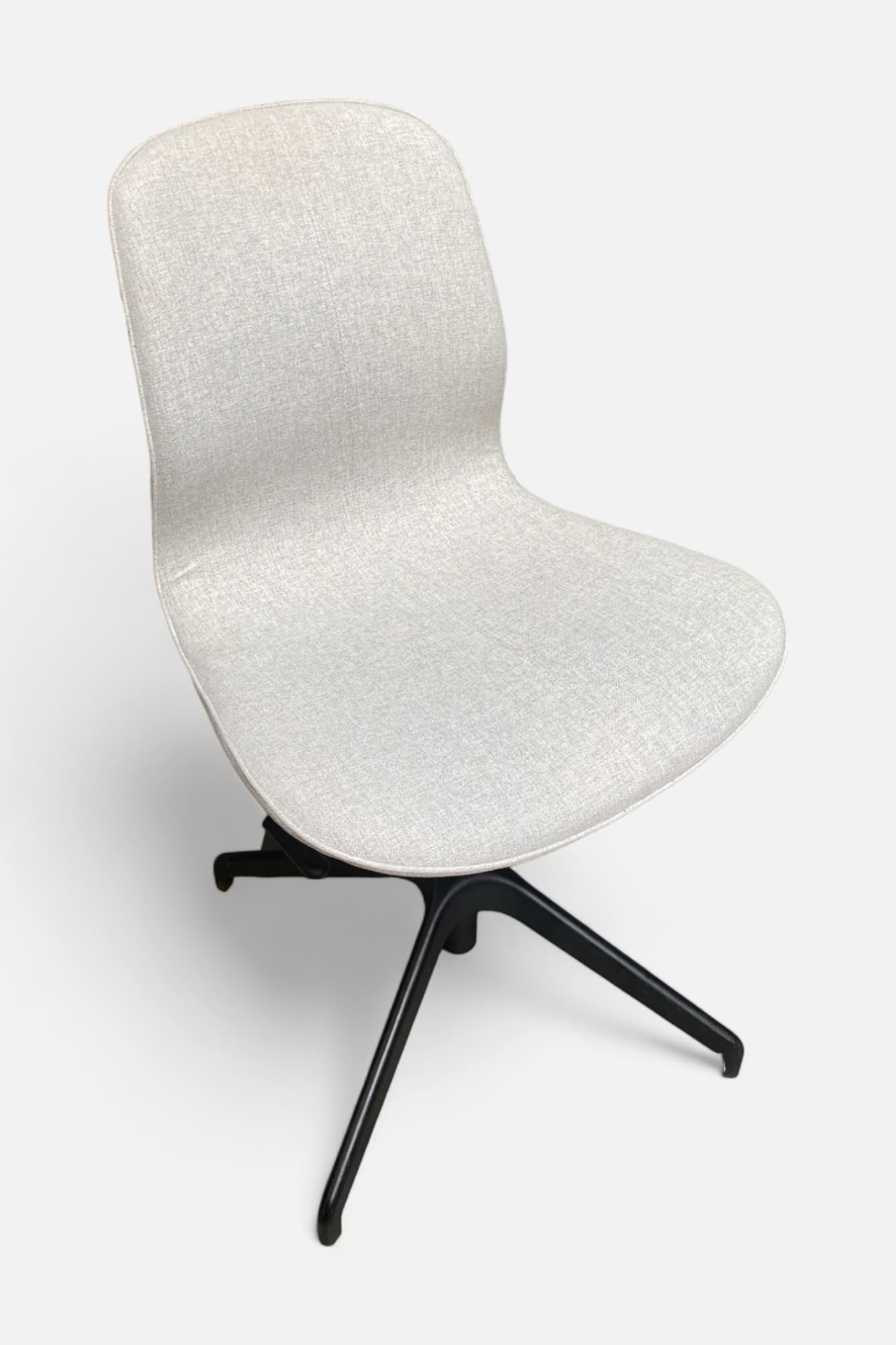 Adjustable Light Grey Meeting chair on black legs-1