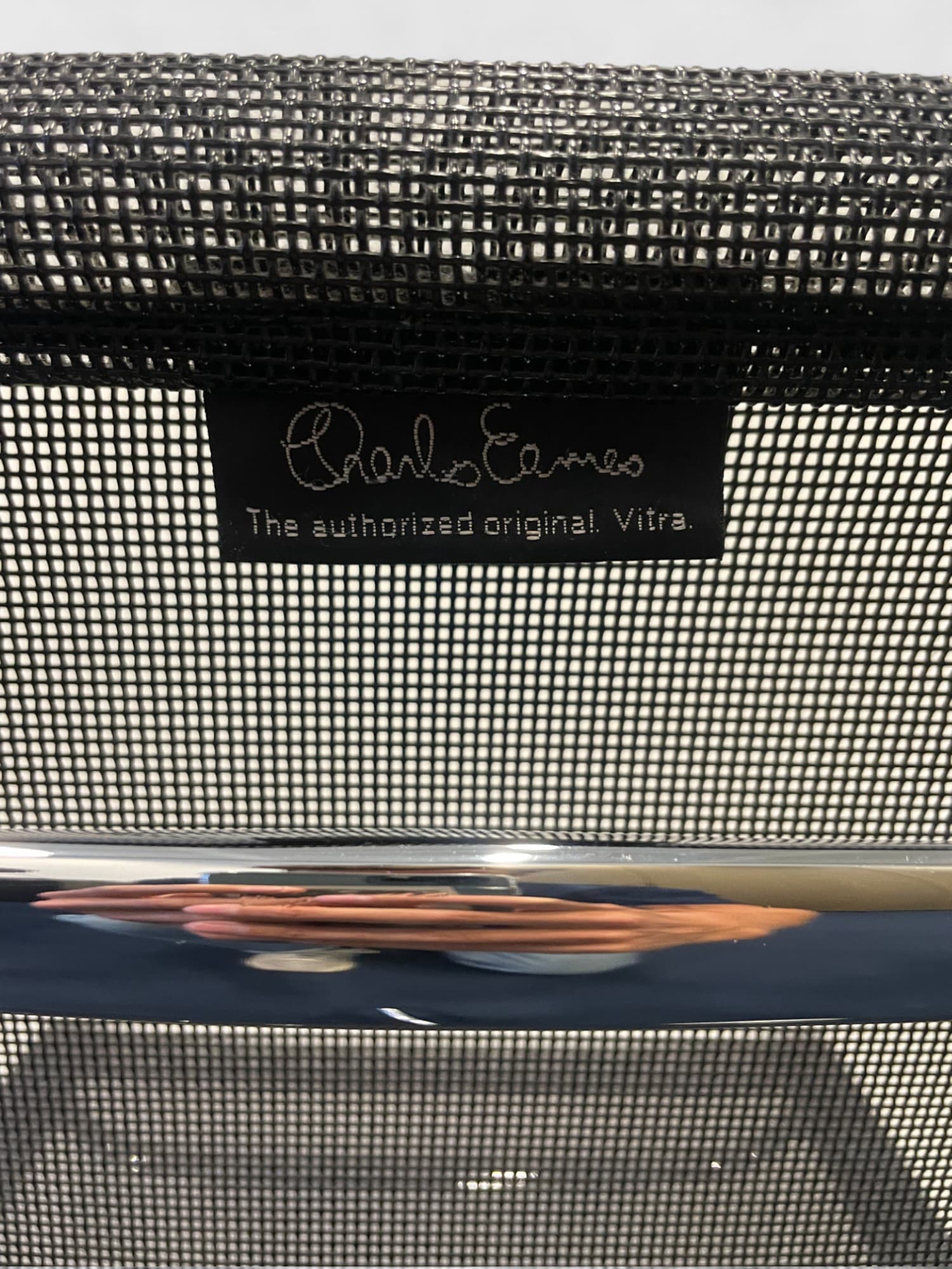 Vitra Eames Aluminium Stoel EA 108-4