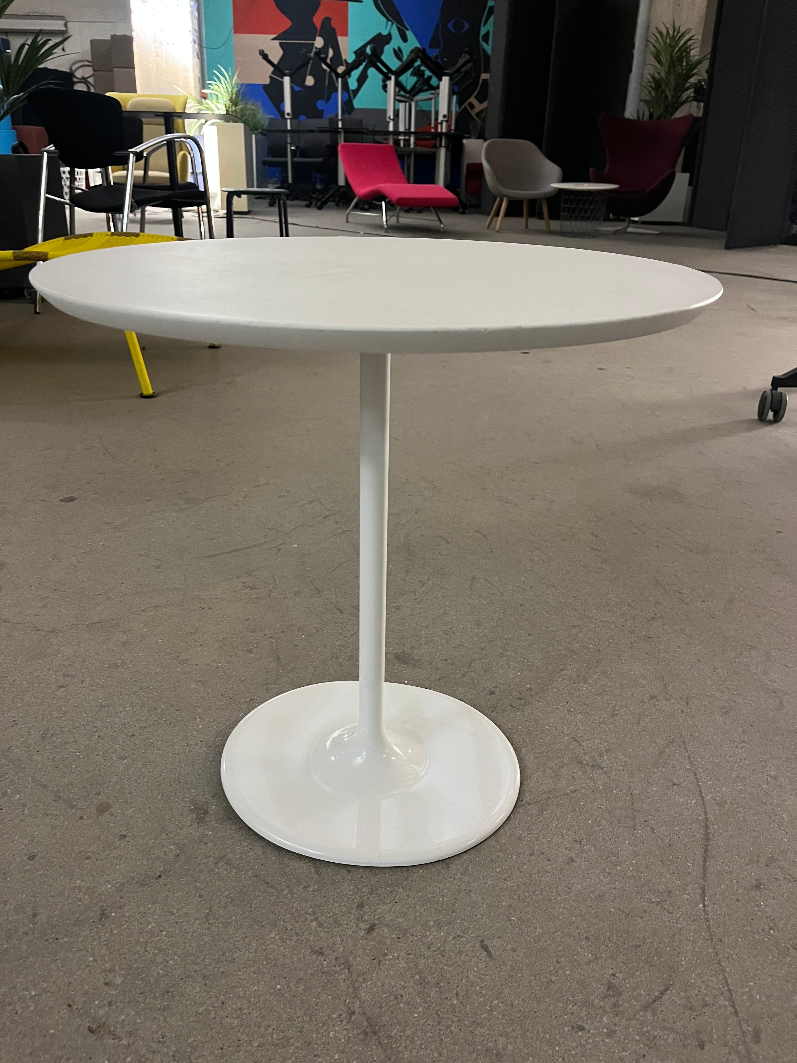 WORN: Arper witte salontafel-3