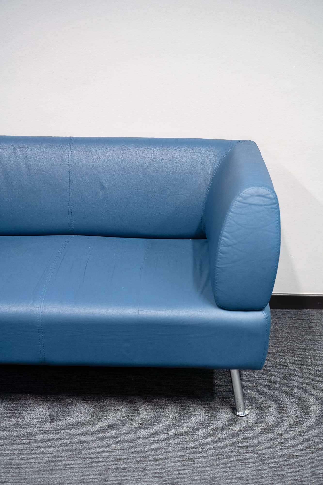 Vintage blue leather sofa-2