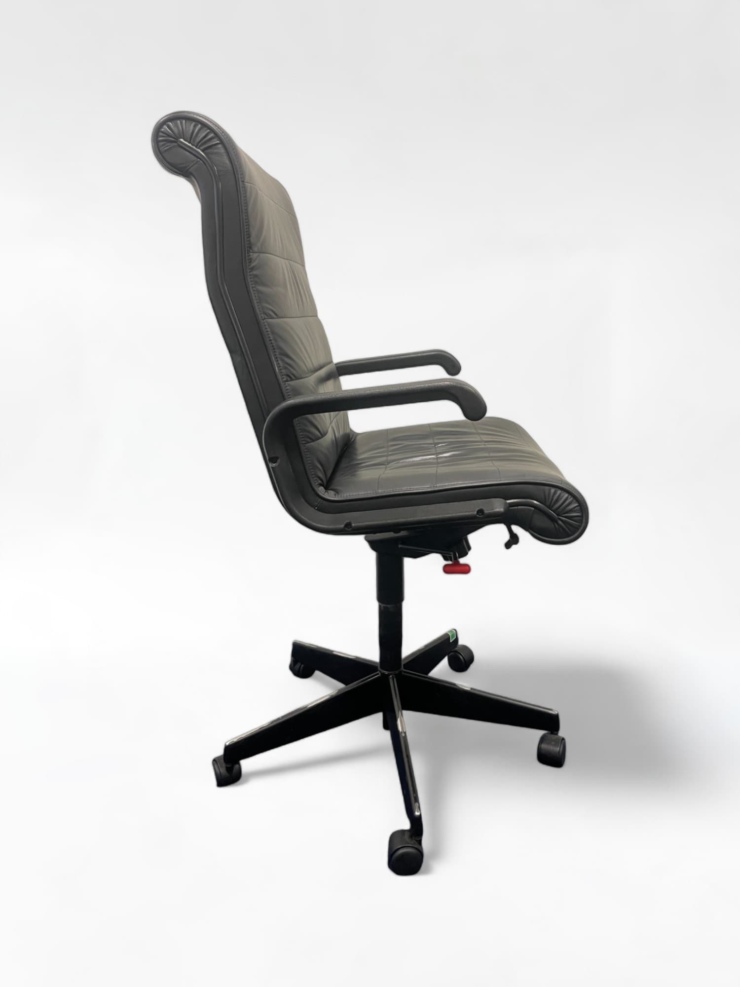 Black chairs - Knoll International de Richard Sapper, 1980-1