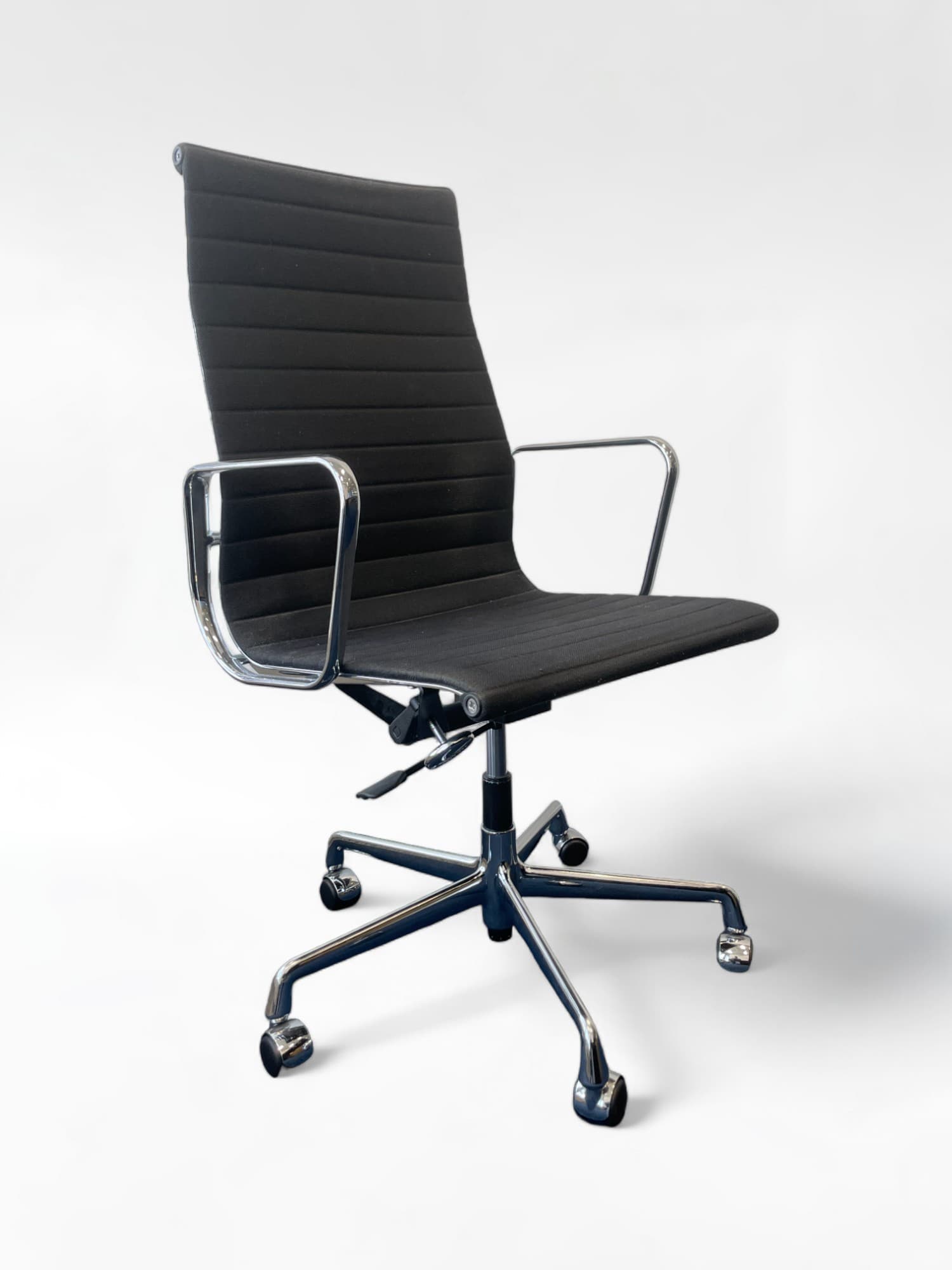 Vitra EAMES - Chaise de bureau noire
