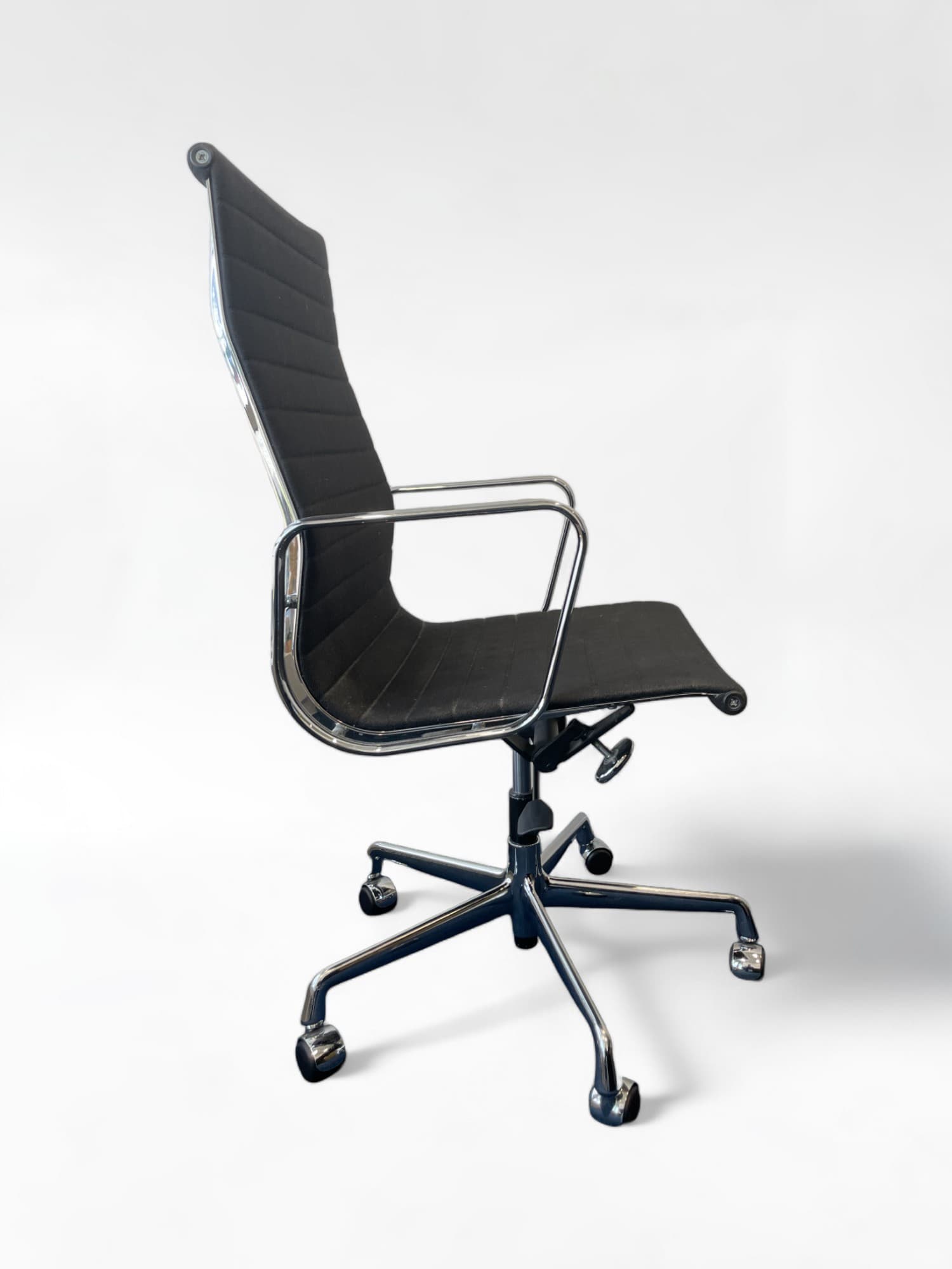 Vitra EAMES - Chaise de bureau noire-2