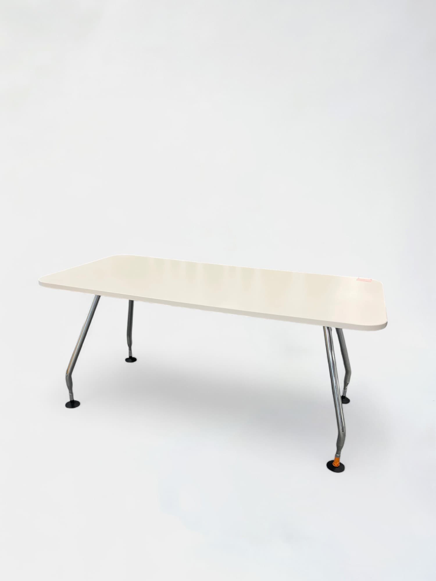 Vitra White table with top access-0