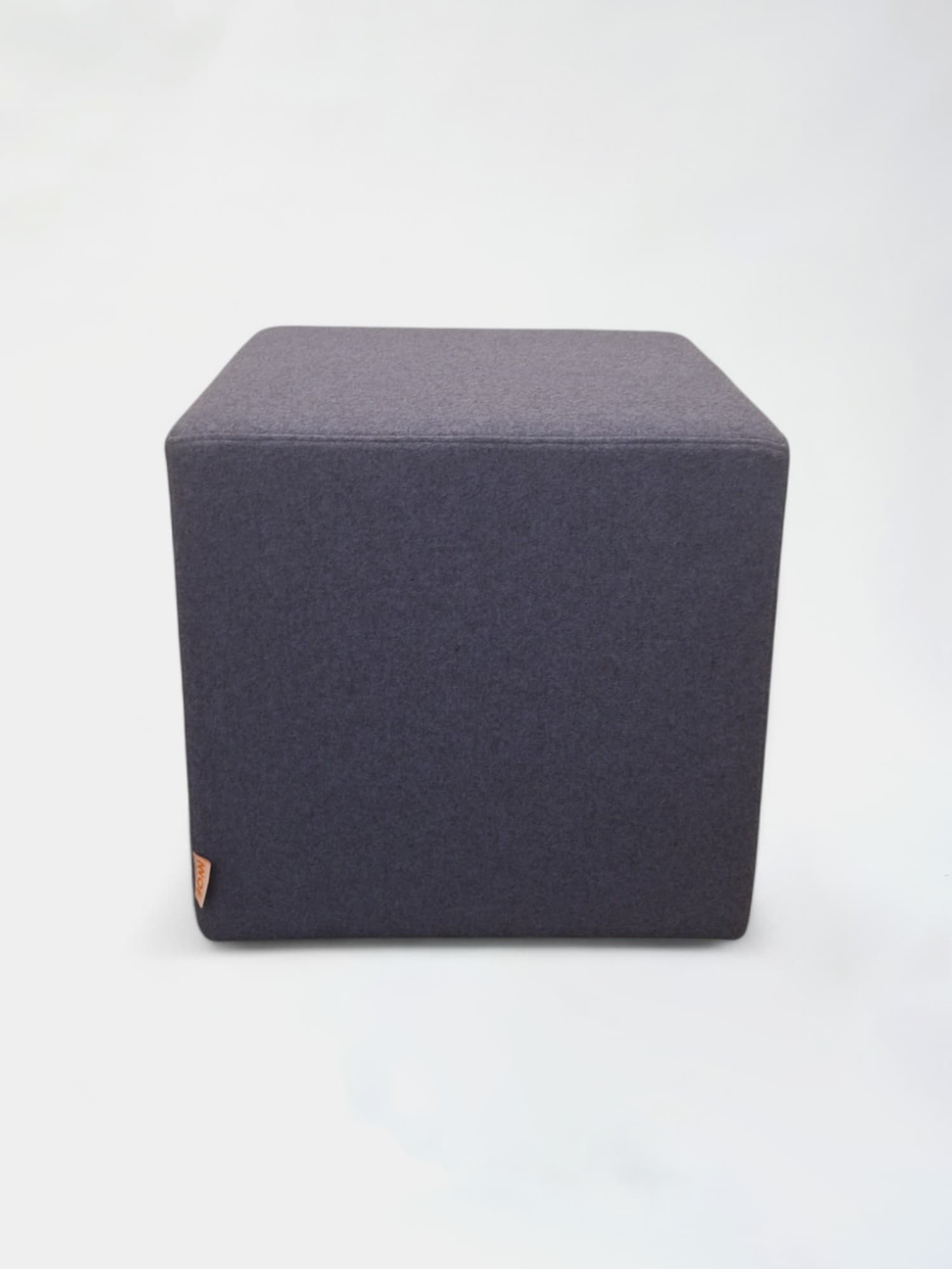 NNOF blauw-grijze poef op wielen-0