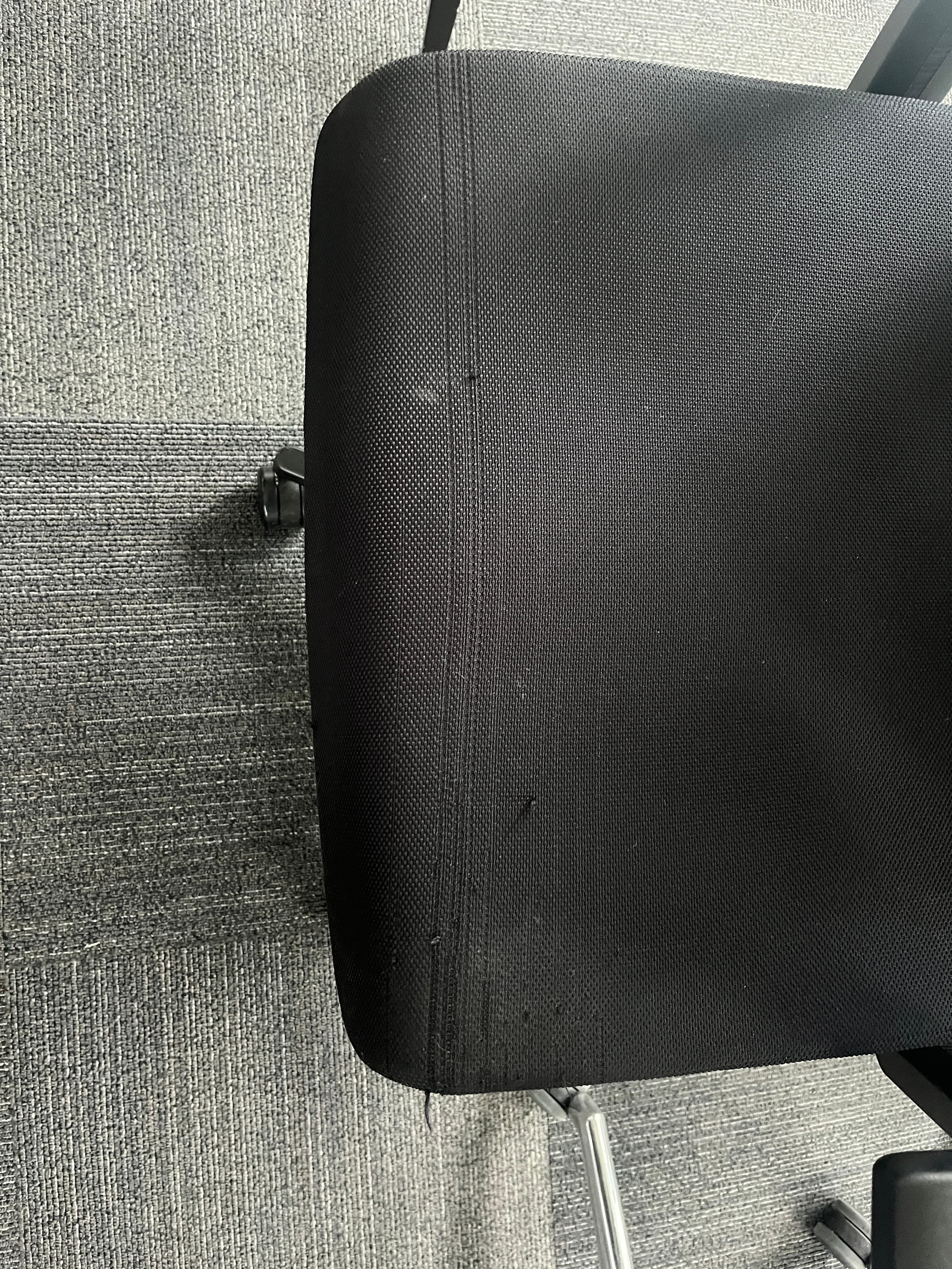 WORN: Haworth Office chair on Wheels with Adjustable Armrests and Back. Seating worn-3