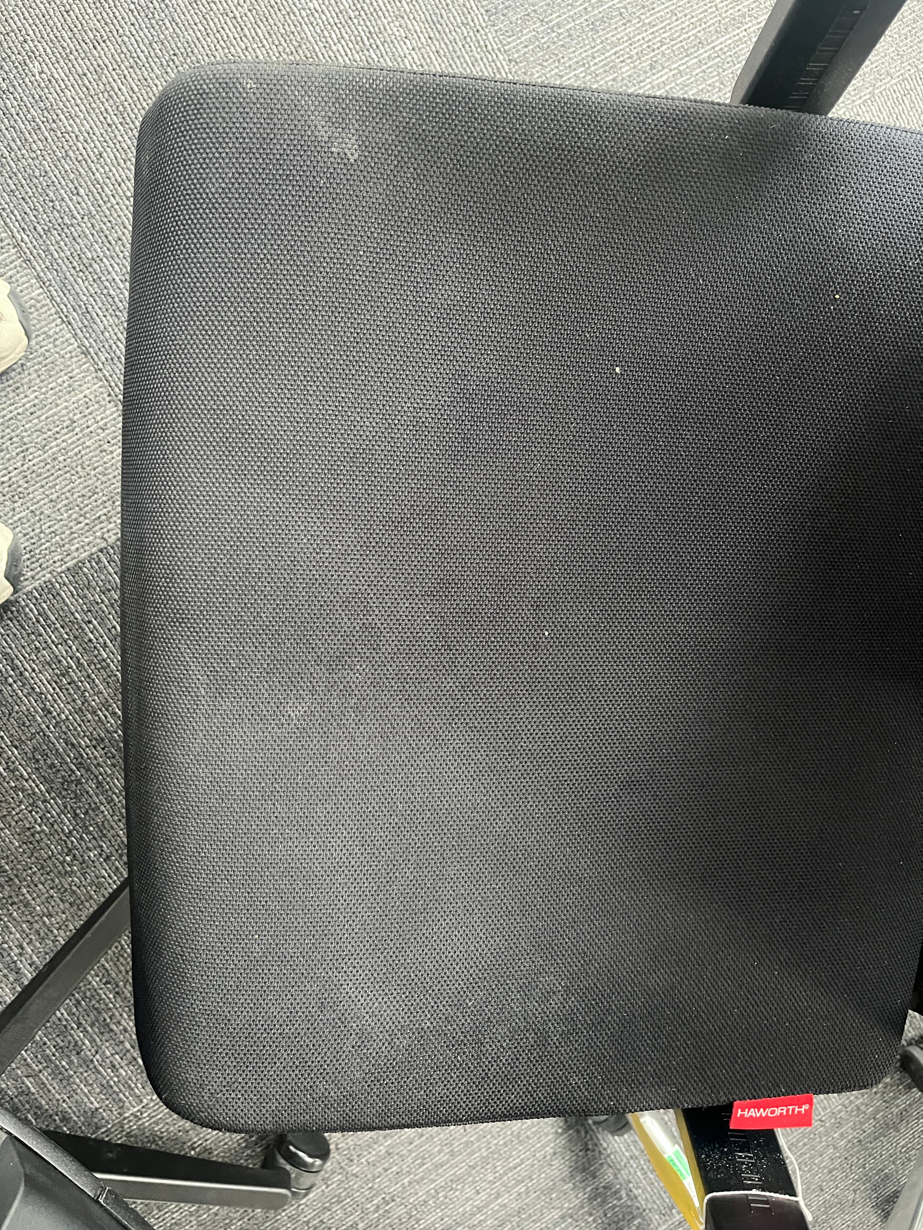 WORN: Haworth Office chair on Wheels with Adjustable Armrests and Back. Seating worn-4