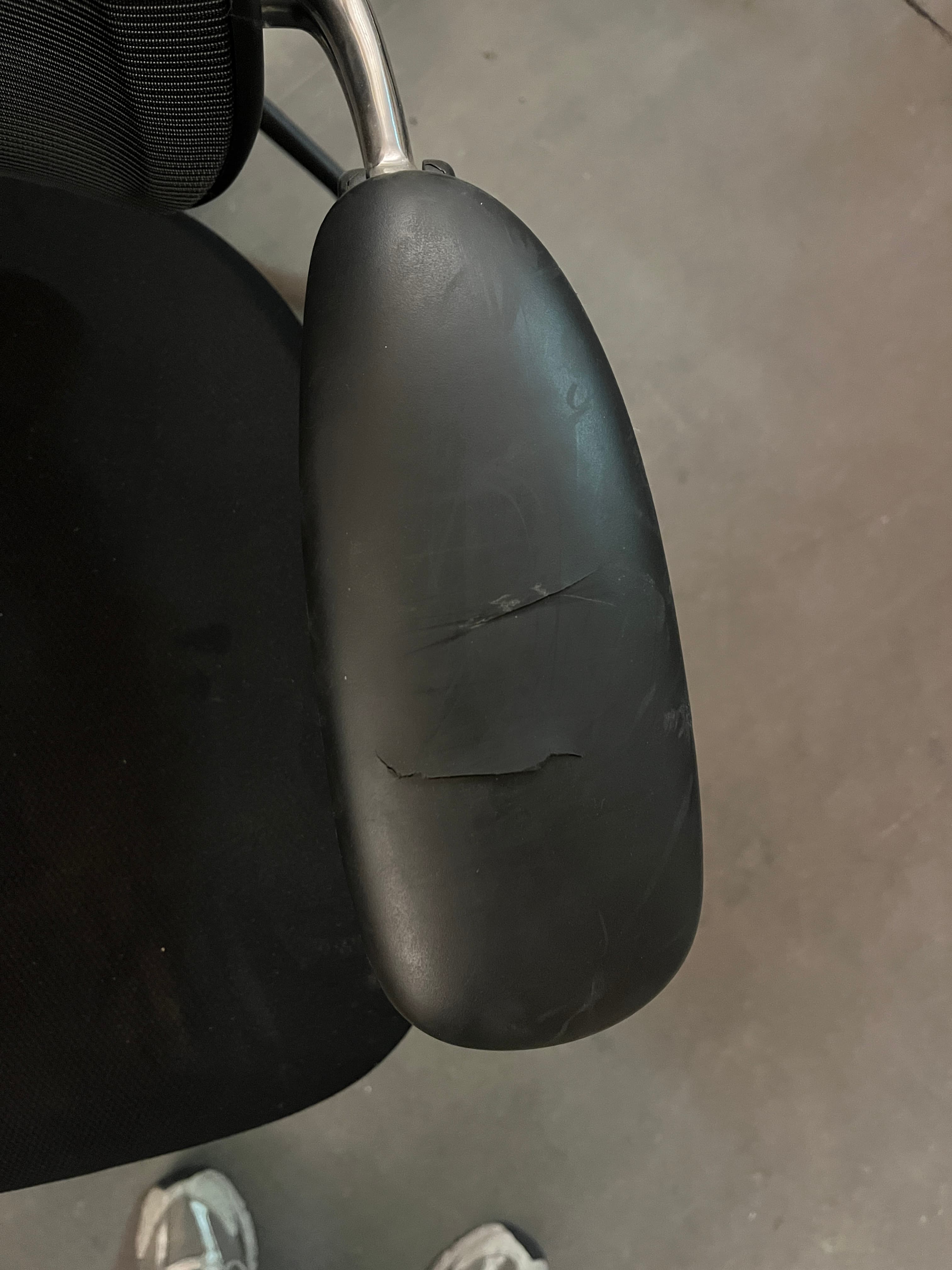 Humanscale bureaustoel Liberty met schade aan de armleuning-6