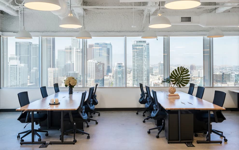 Bureau en bois avec top access et pieds en T en acier noir-3