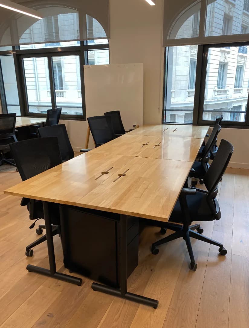 Bureau en bois avec top access et pieds en T en acier noir-2